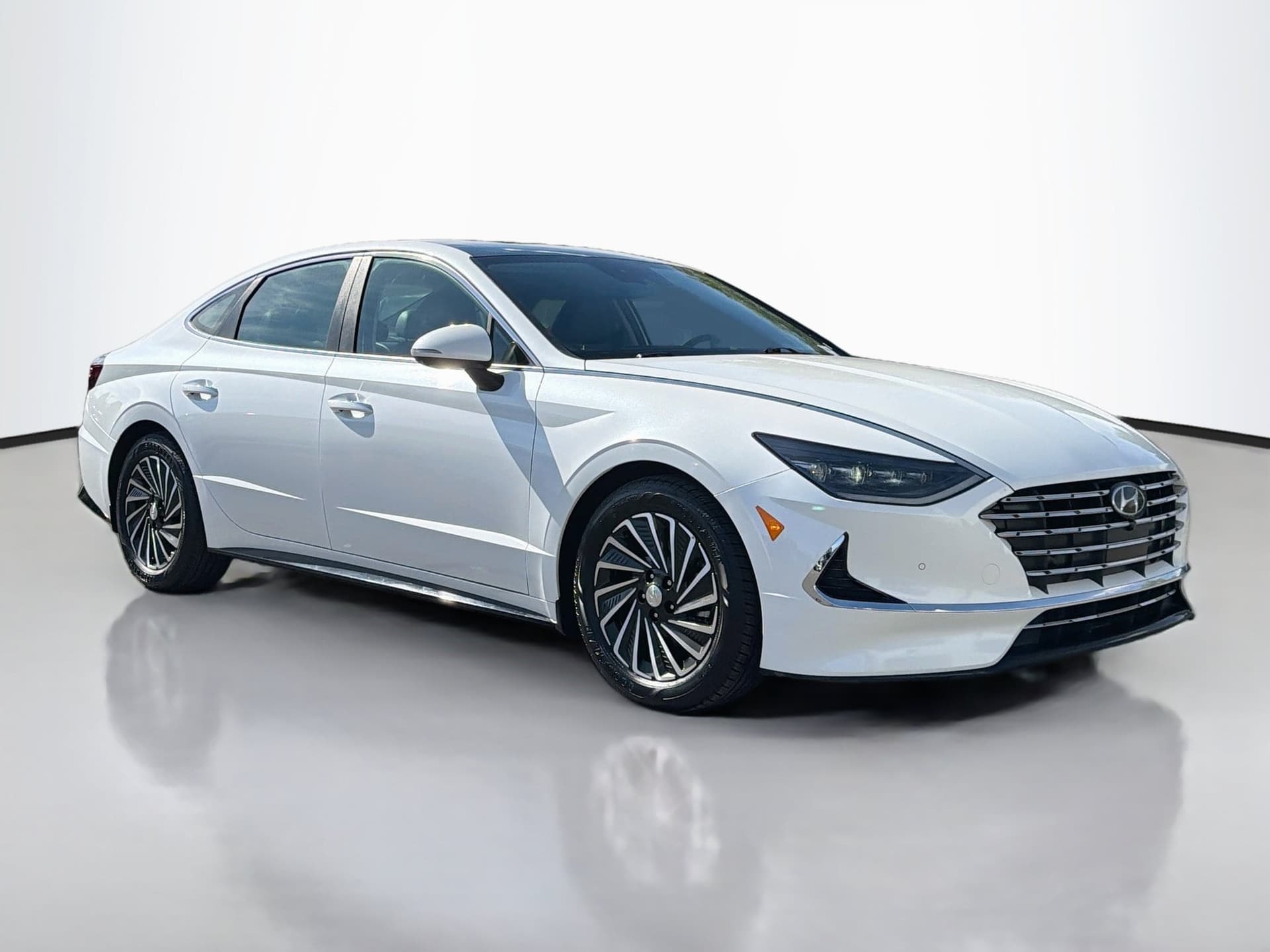 2021 Hyundai Sonata Hybrid Limited — photo 1 of 35