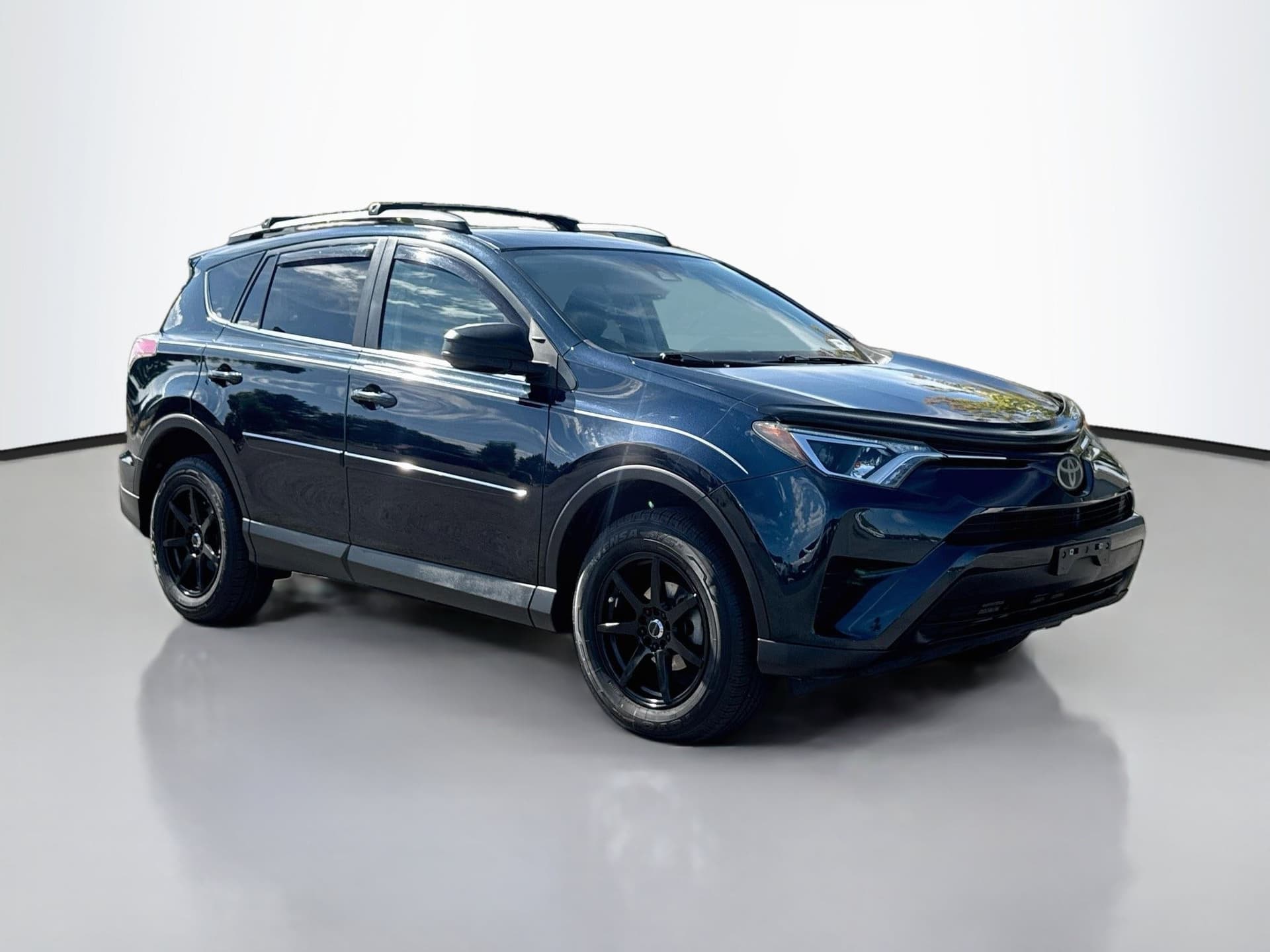 2017 Toyota RAV4 LE — photo 1 of 34
