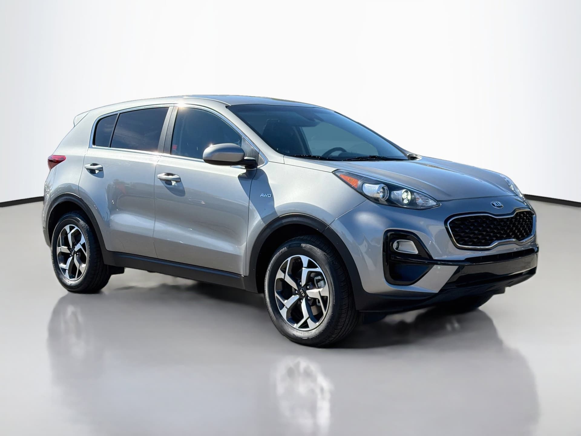 2020 Kia Sportage LX — photo 1 of 34