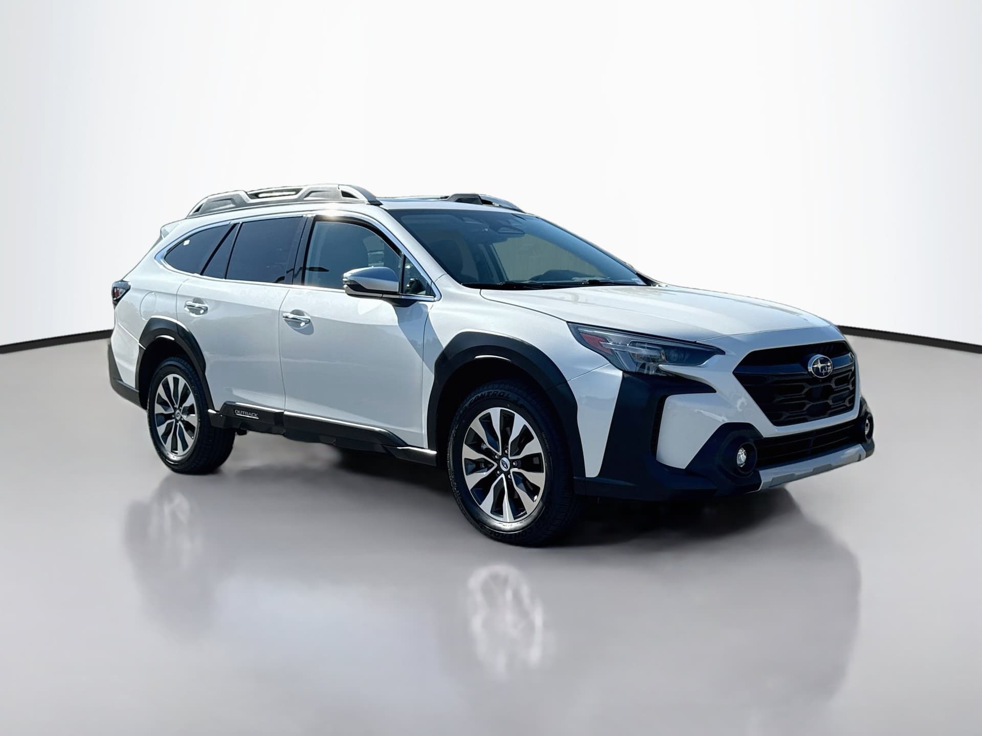 2023 Subaru Outback Touring — photo 1 of 39