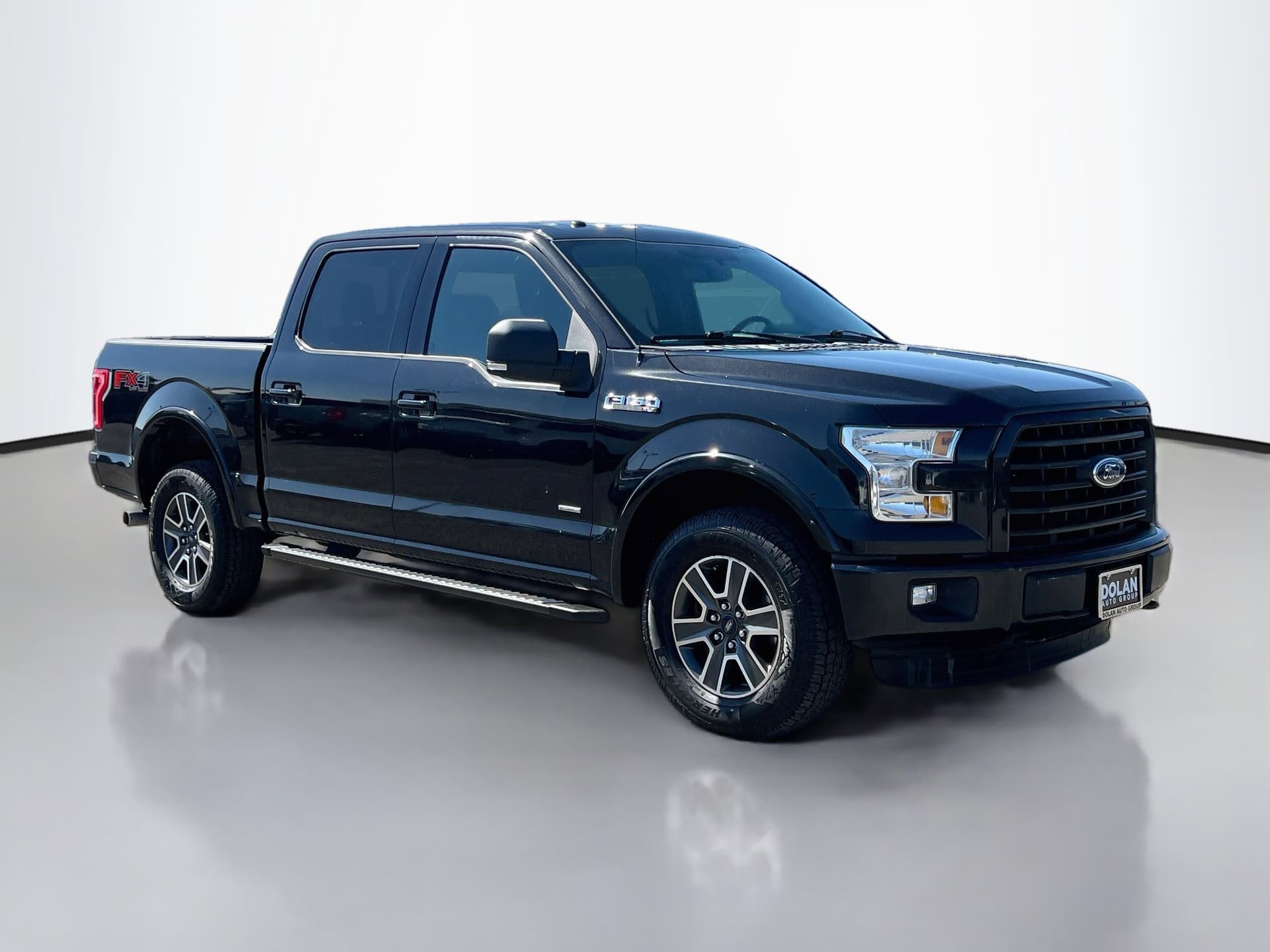 2015 Ford F-150 XLT — photo 1 of 36
