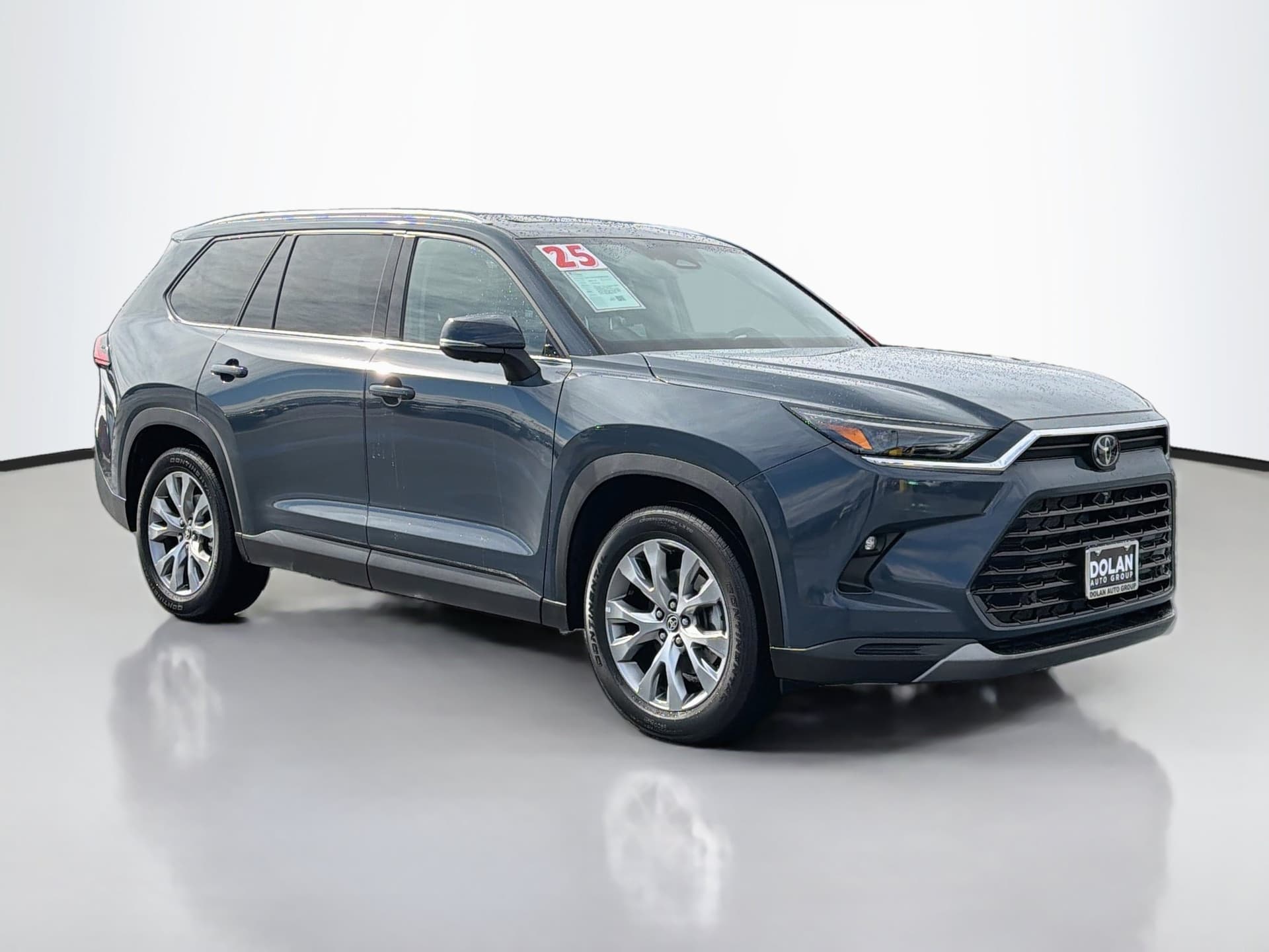 2025 Toyota Grand Highlander Limited — photo 1 of 39