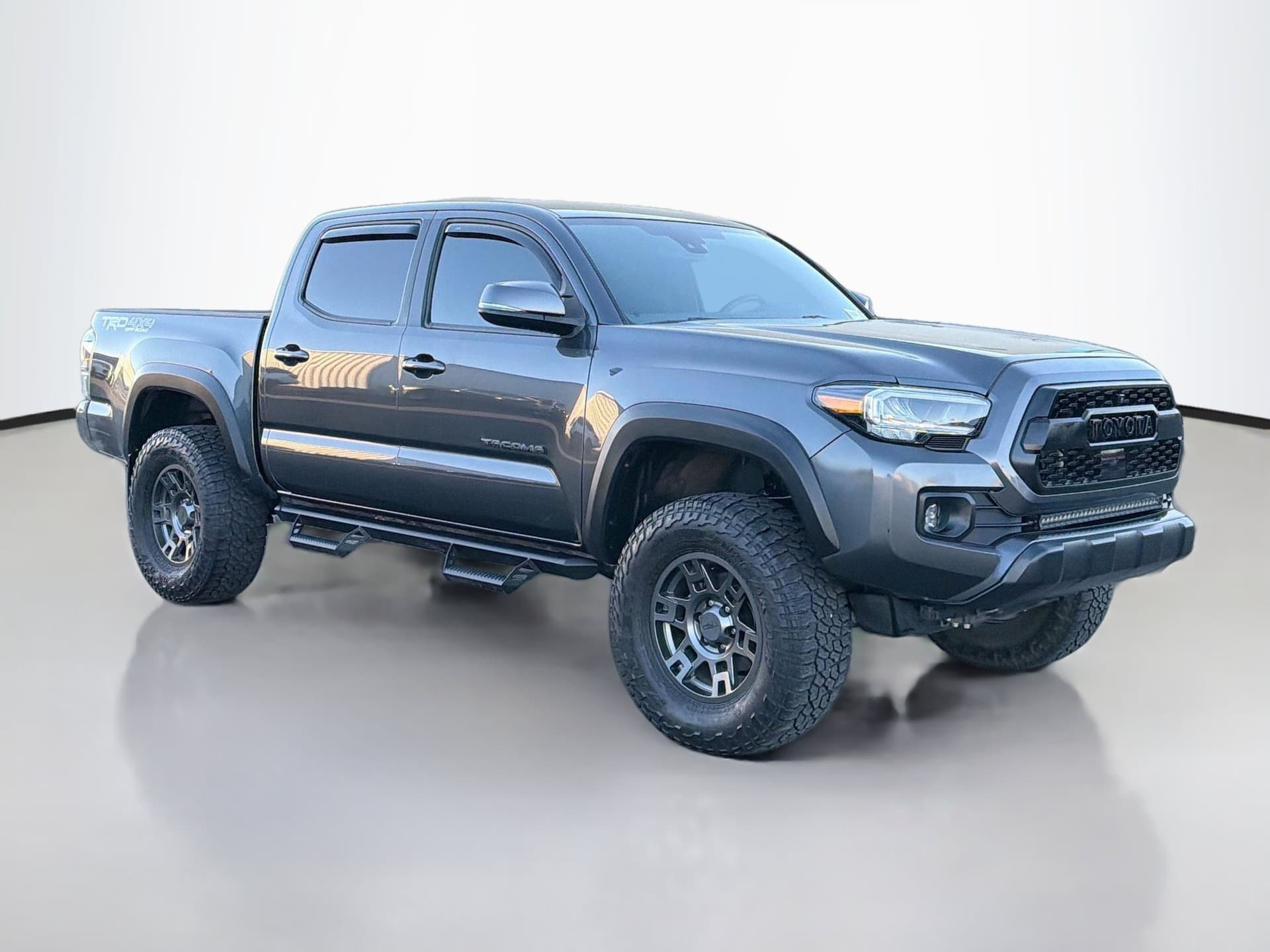 2023 Toyota Tacoma 4WD TRD Off Road — photo 1 of 34