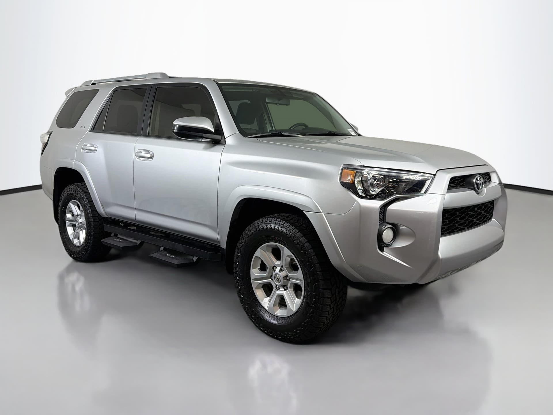 2018 Toyota 4Runner SR5 — photo 1 of 35