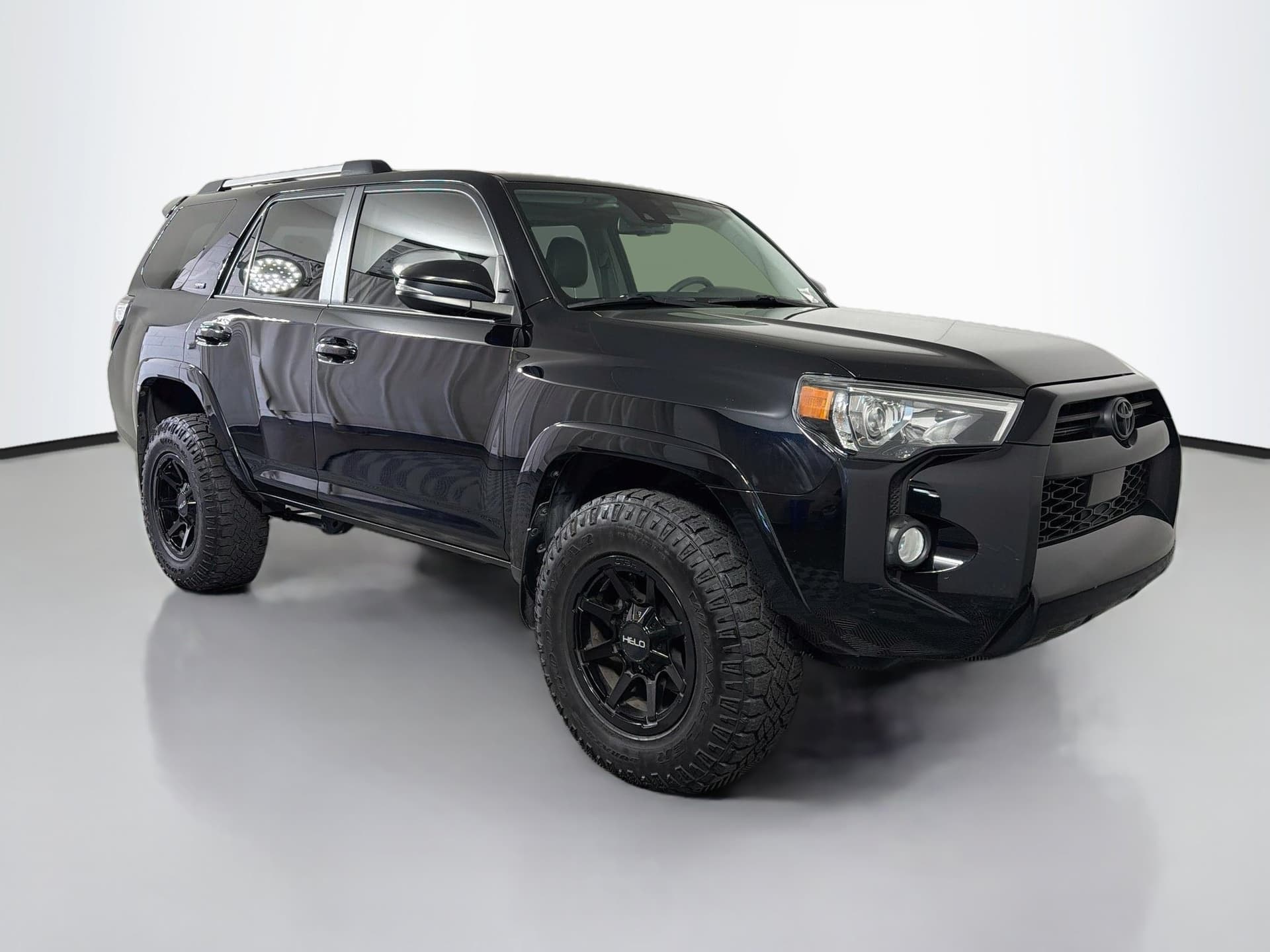 2020 Toyota 4Runner SR5 Premium — photo 1 of 37