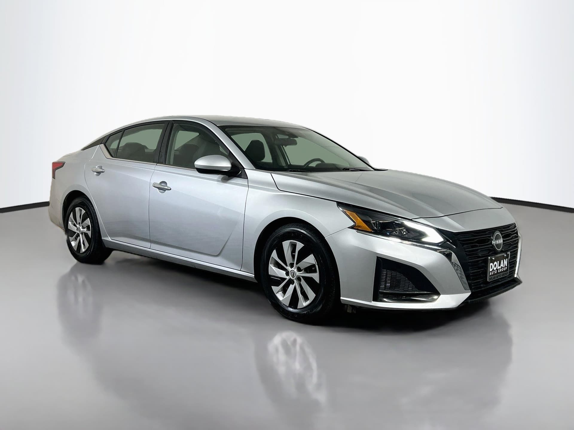 2023 Nissan Altima 2.5 S — photo 1 of 33