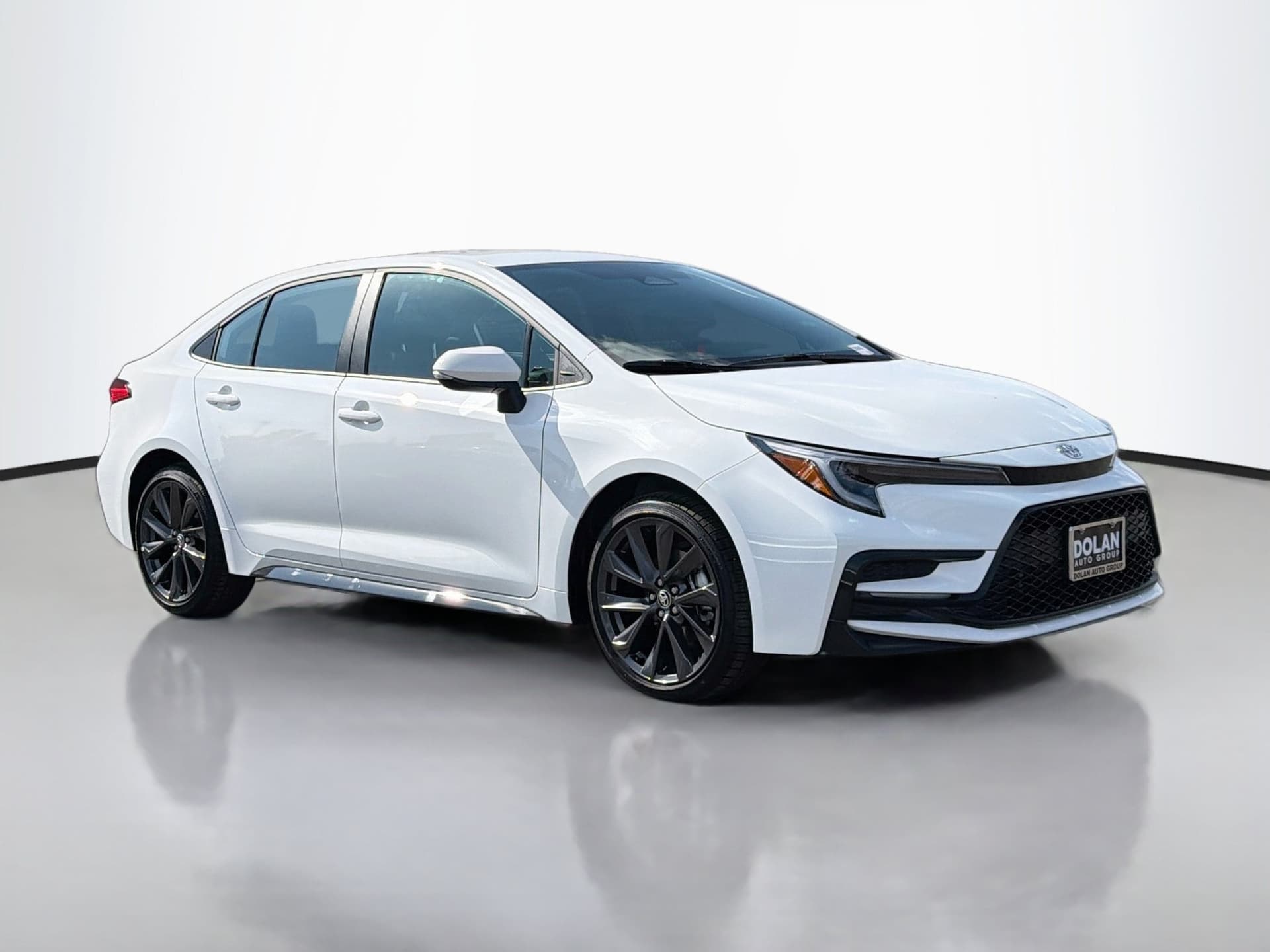 2026 Toyota Corolla SE — photo 1 of 34