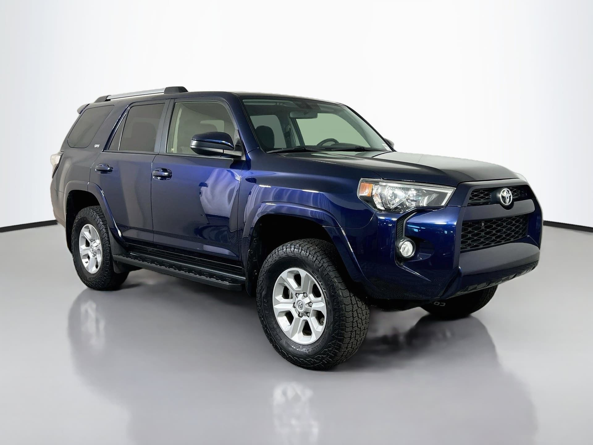2019 Toyota 4Runner SR5 — photo 1 of 34