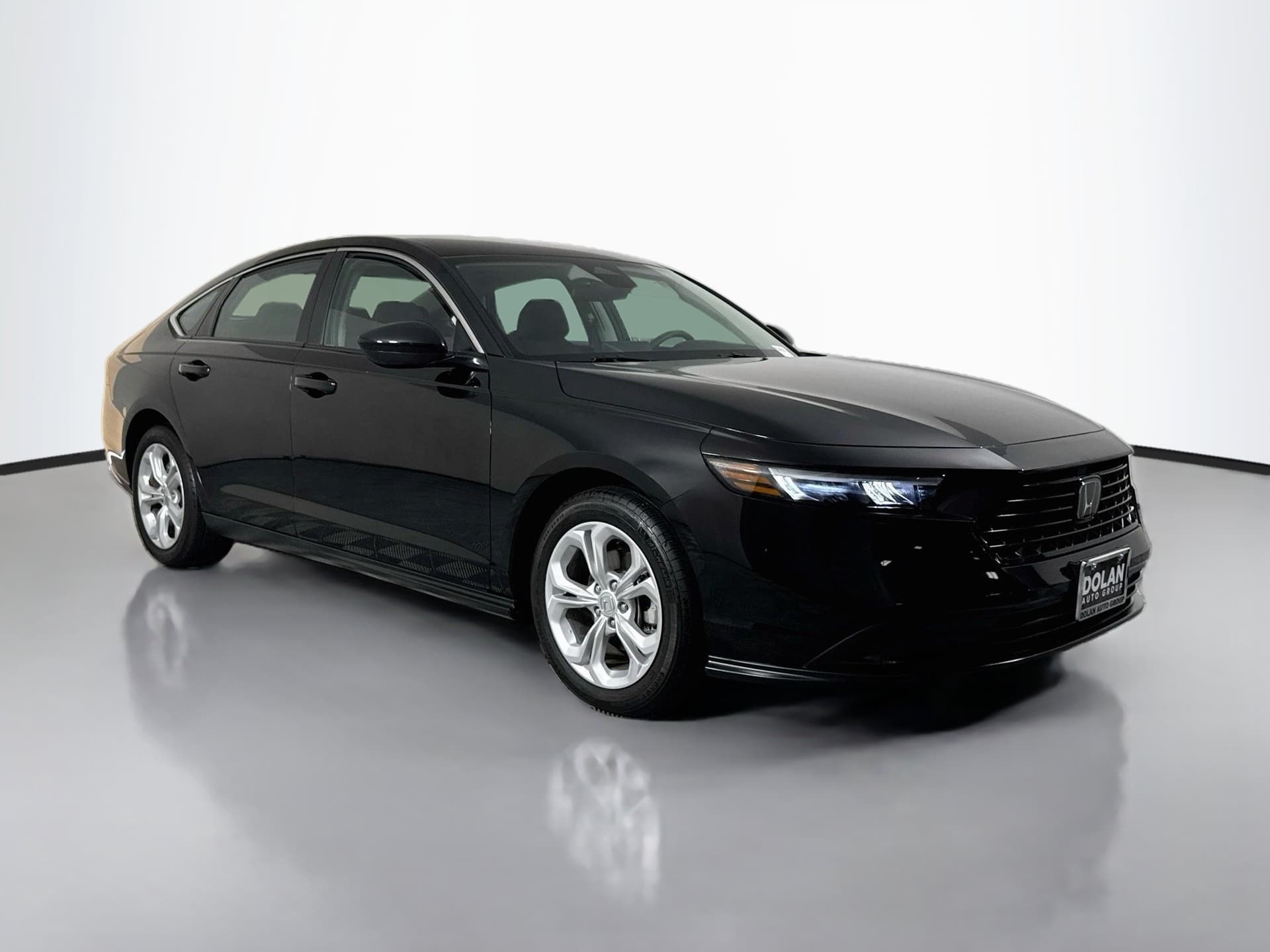 2025 Honda Accord Sedan LX — photo 1 of 35