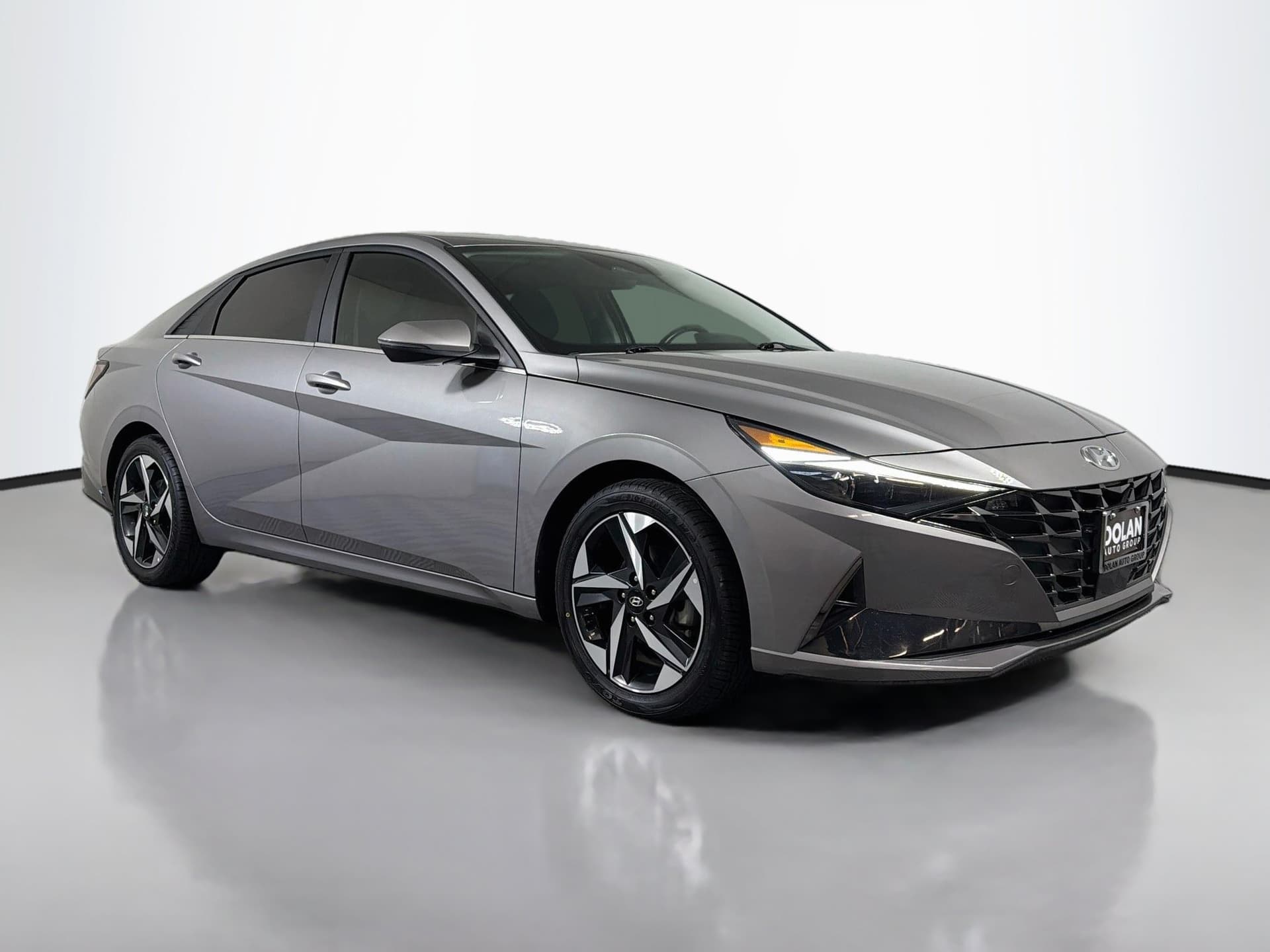 2022 Hyundai Elantra Hybrid Limited — photo 1 of 36