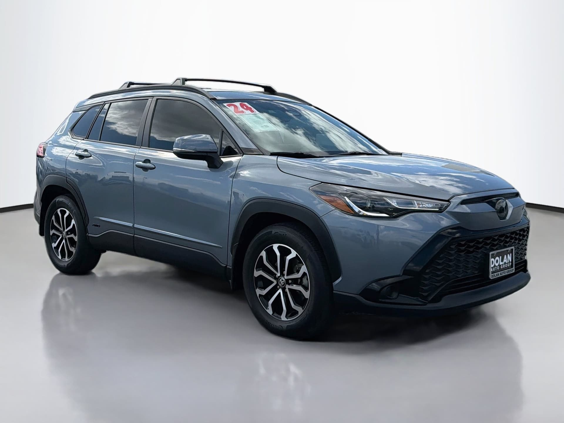 2024 Toyota Corolla Cross Hybrid SE — photo 1 of 35
