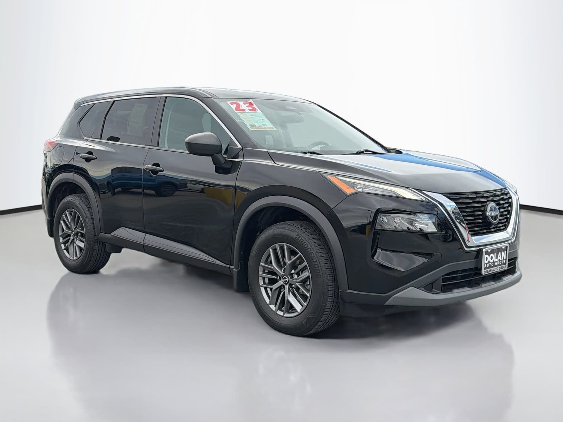 2023 Nissan Rogue S — photo 1 of 34
