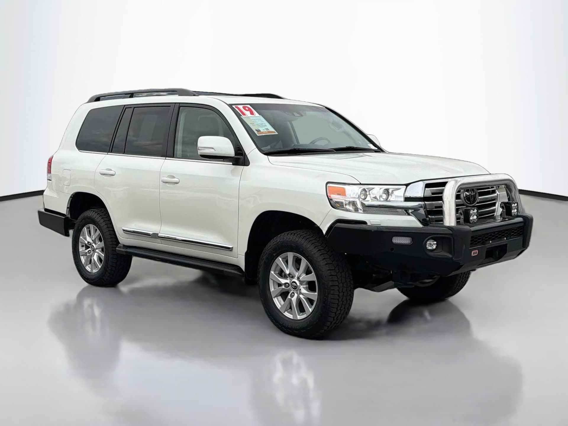 2019 Toyota Land Cruiser Base — photo 1 of 39