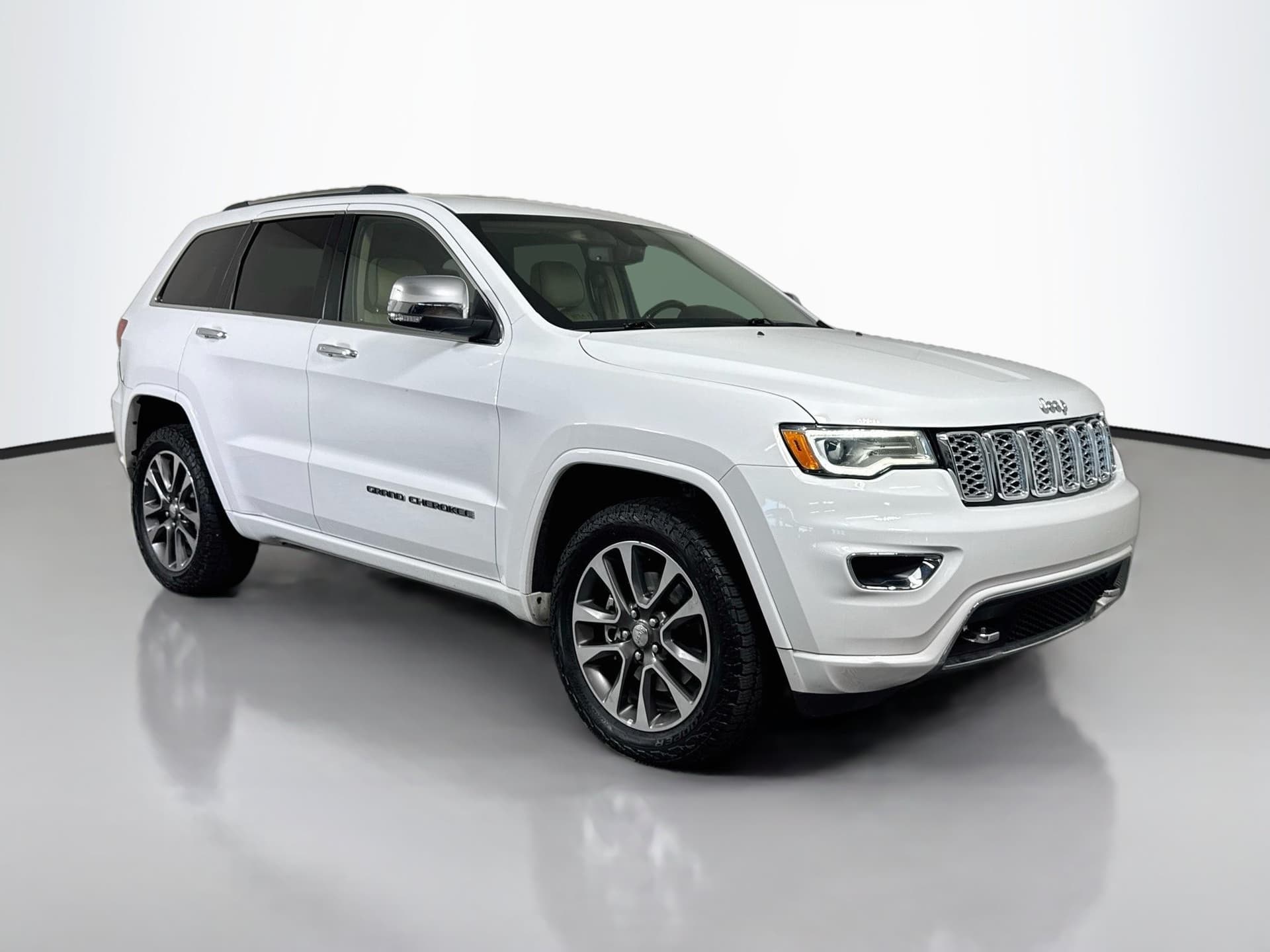 2018 Jeep Grand Cherokee Overland — photo 1 of 39