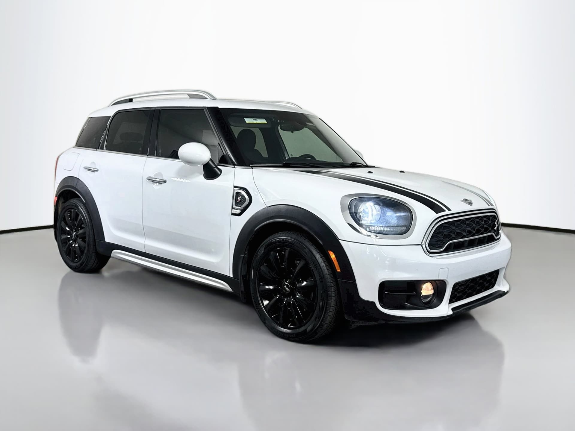 2019 Mini Countryman Cooper S — photo 1 of 37