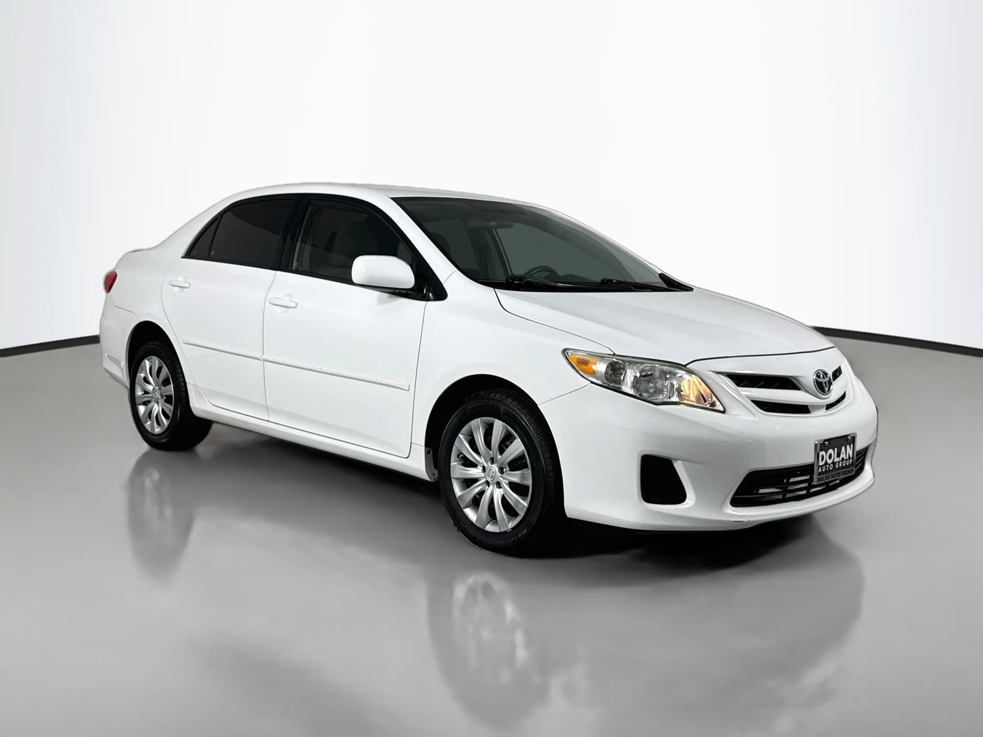 2012 Toyota Corolla LE — photo 1 of 33