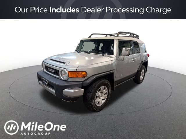2007 Toyota FJ Cruiser Base — photo 1 of 21