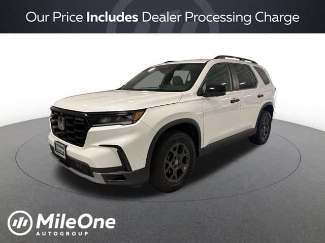 2025 Honda Pilot TrailSport — photo 1 of 24