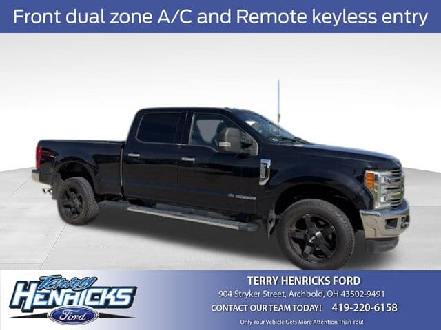 2017 Ford Super Duty F-250 SRW Lariat — photo 1 of 22