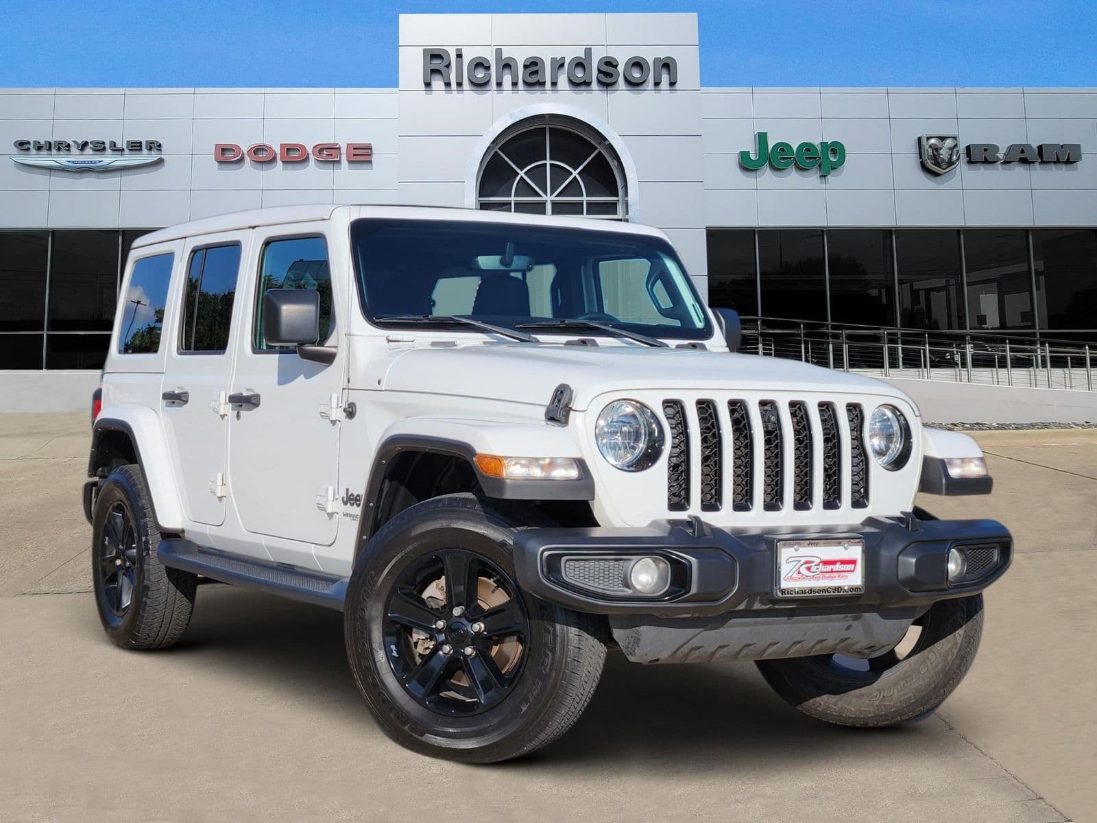 2022 Jeep Wrangler Unlimited Sahara — photo 1 of 41