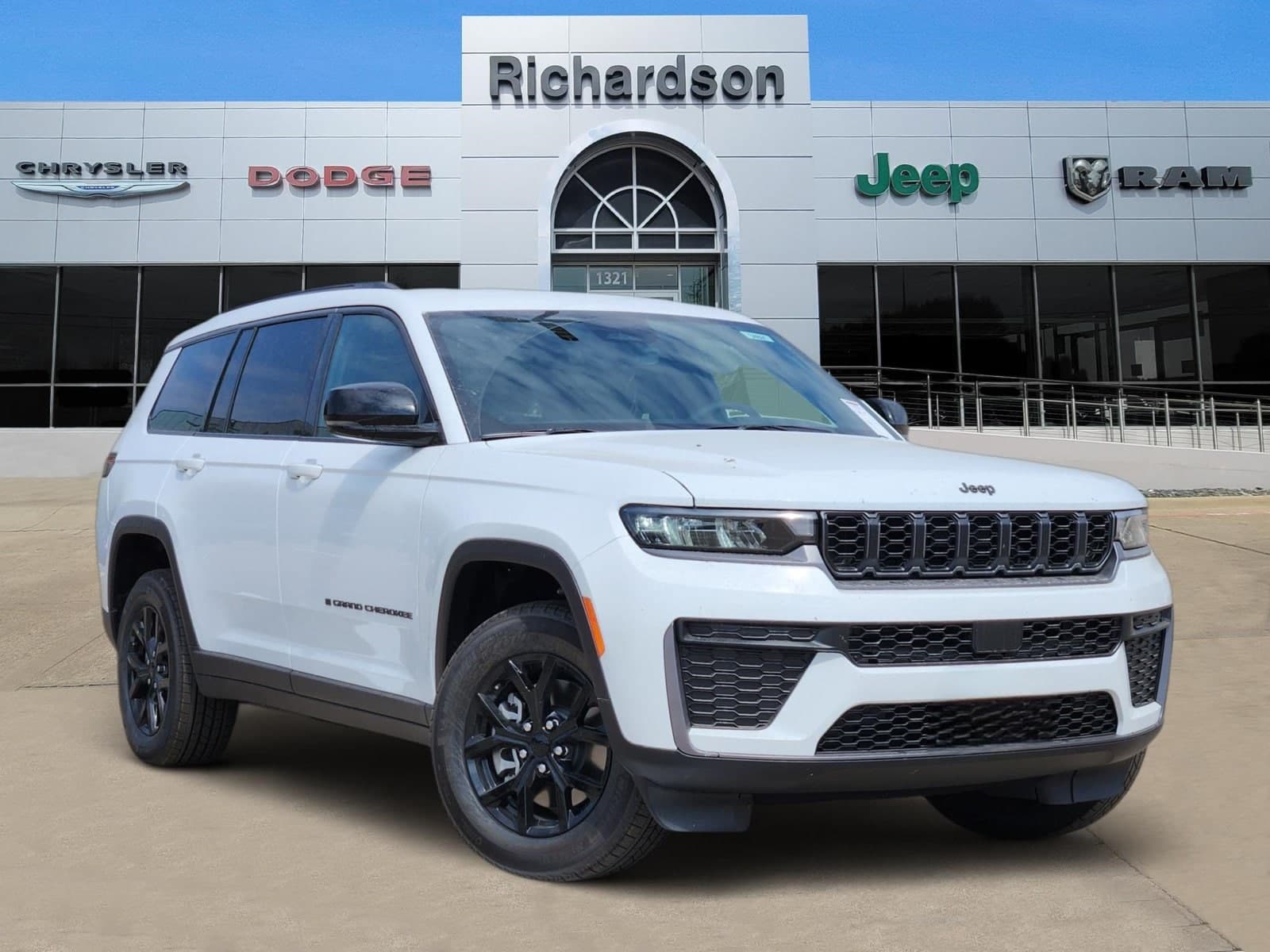 2026 Jeep Grand Cherokee L Base — photo 1 of 55