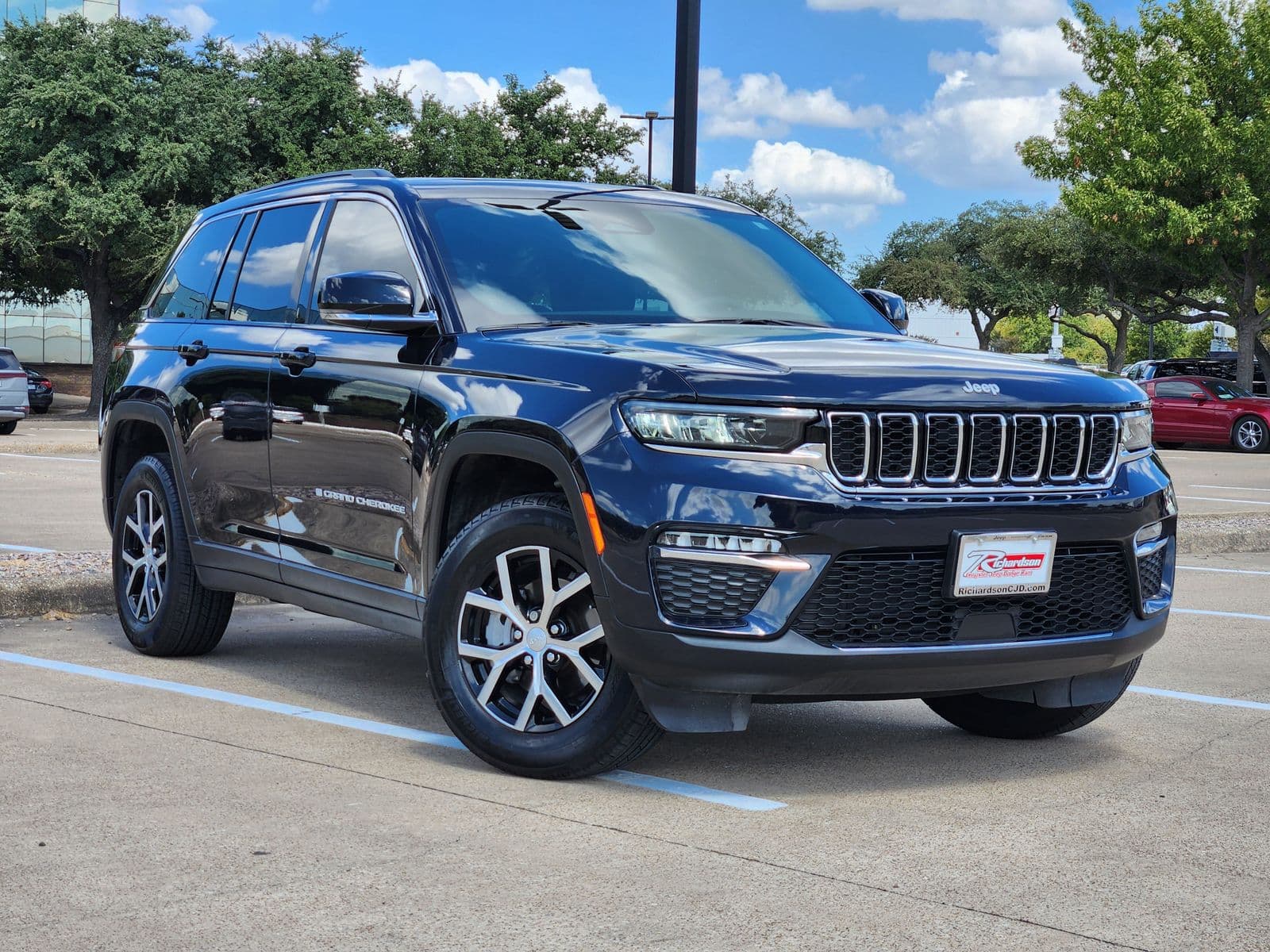 2024 Jeep Grand Cherokee Limited — photo 1 of 43