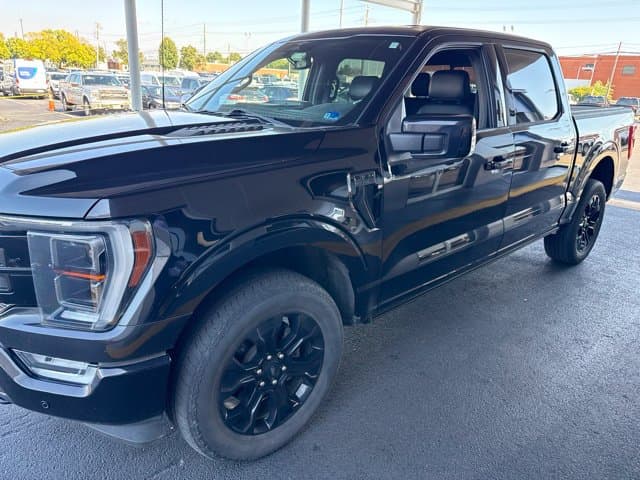 2023 Ford F-150 LARIAT — photo 1 of 6