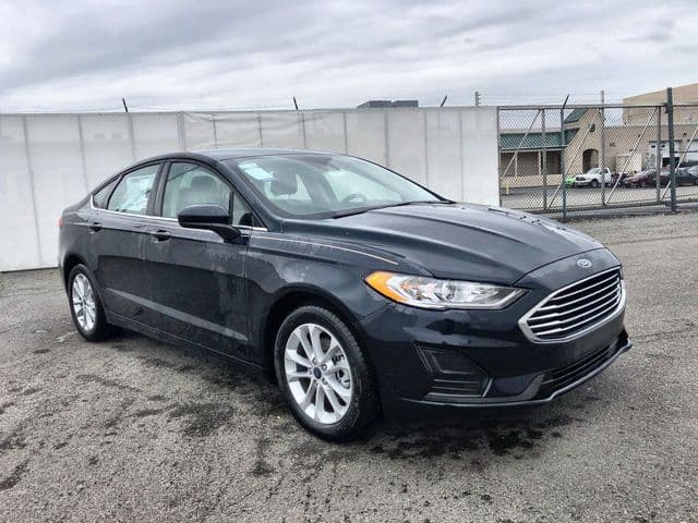 2020 Ford Fusion SE — photo 1 of 25