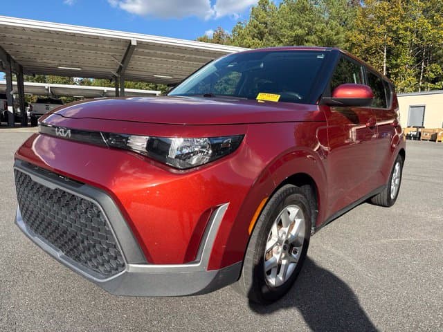 2023 Kia Soul LX — photo 1 of 10