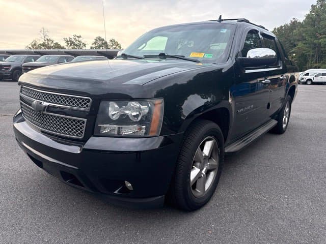 2012 Chevrolet Avalanche Base — photo 1 of 10