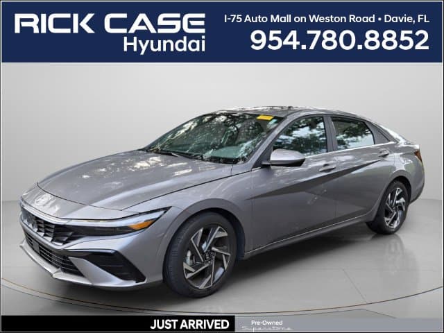 2024 Hyundai Elantra SEL — photo 1 of 11