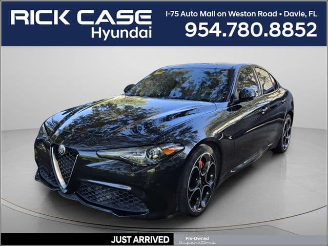 2022 Alfa Romeo Giulia Ti — photo 1 of 11
