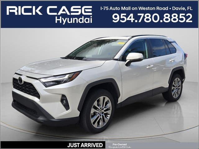 2022 Toyota RAV4 XLE Premium — photo 1 of 11