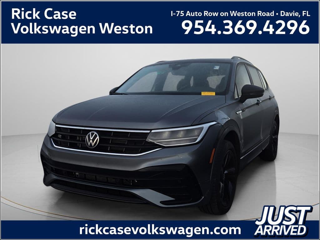 2024 Volkswagen Tiguan SE R-Line Black — photo 1 of 11