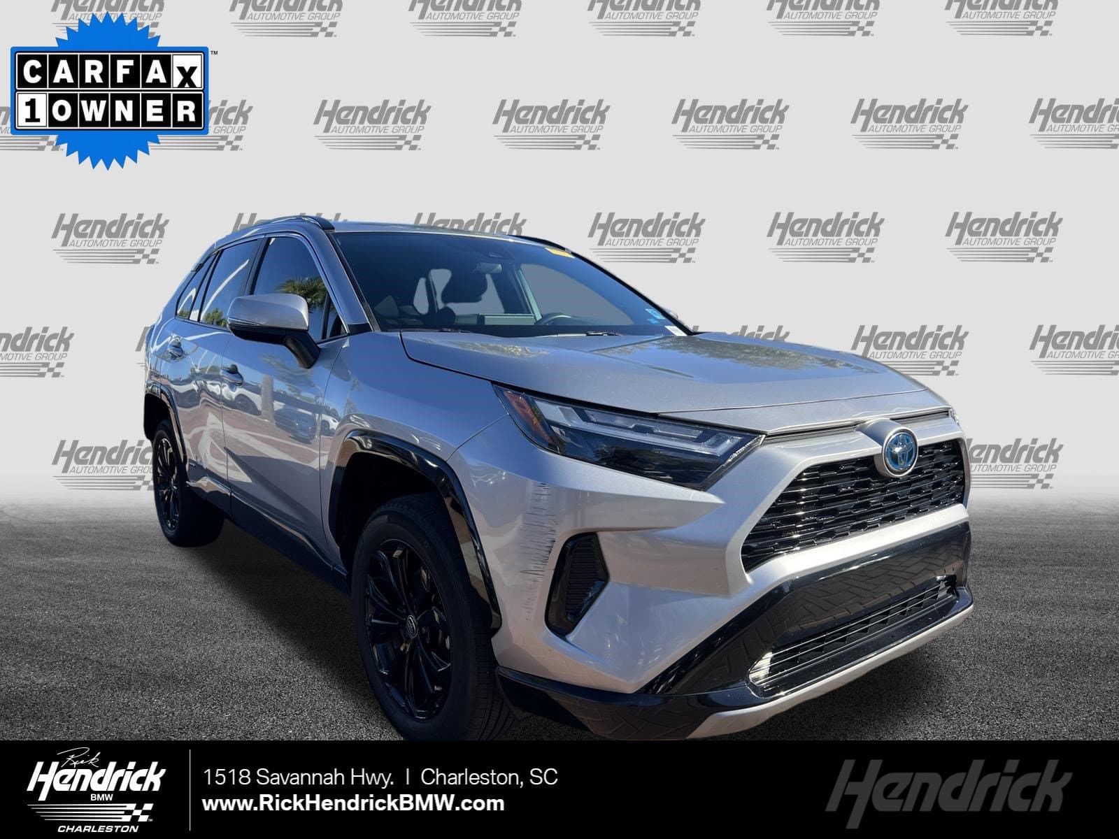 2023 Toyota RAV4 Hybrid SE — photo 1 of 39