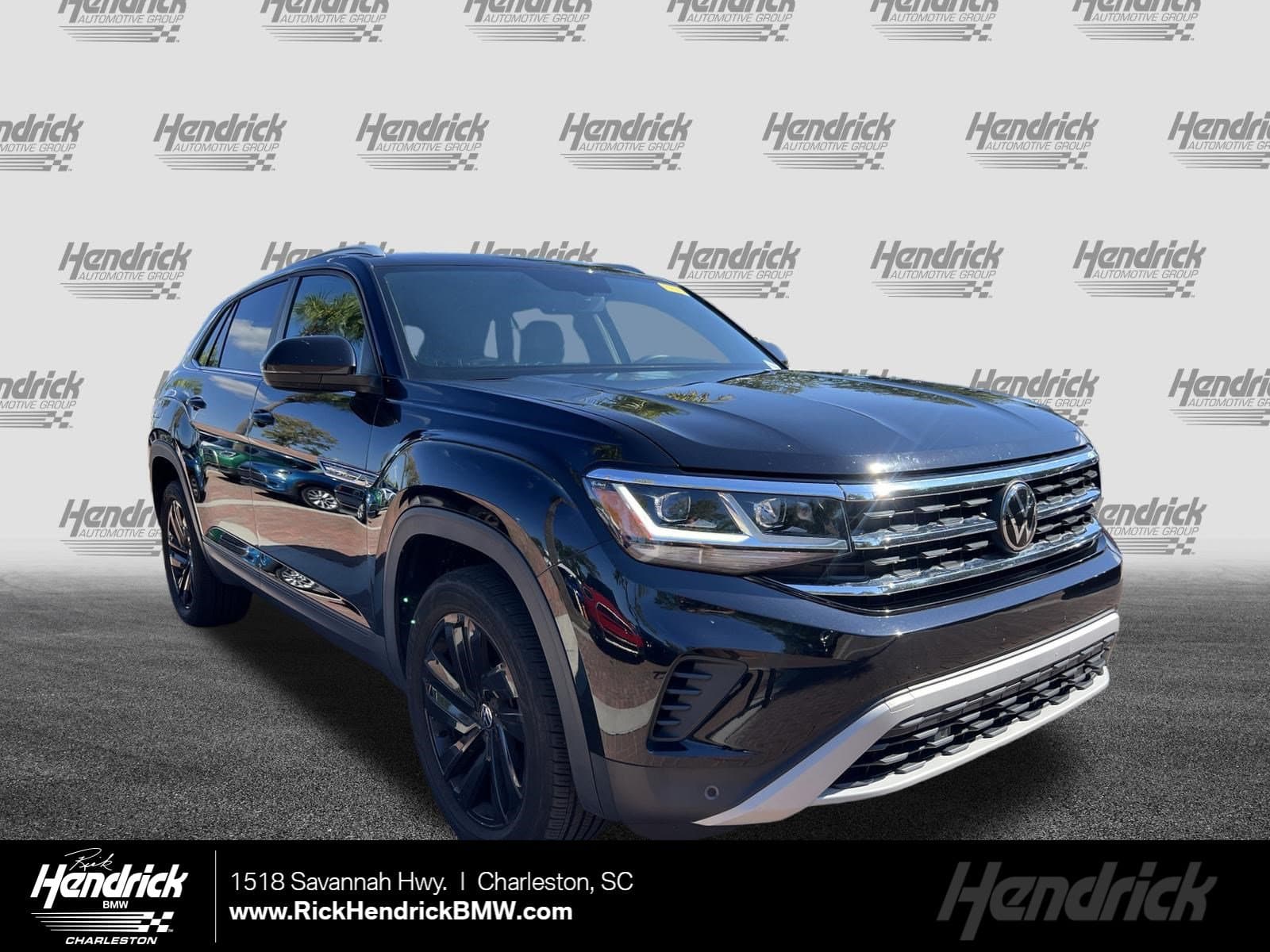 2023 Volkswagen Atlas Cross Sport 2.0T SE w/Technology — photo 1 of 39