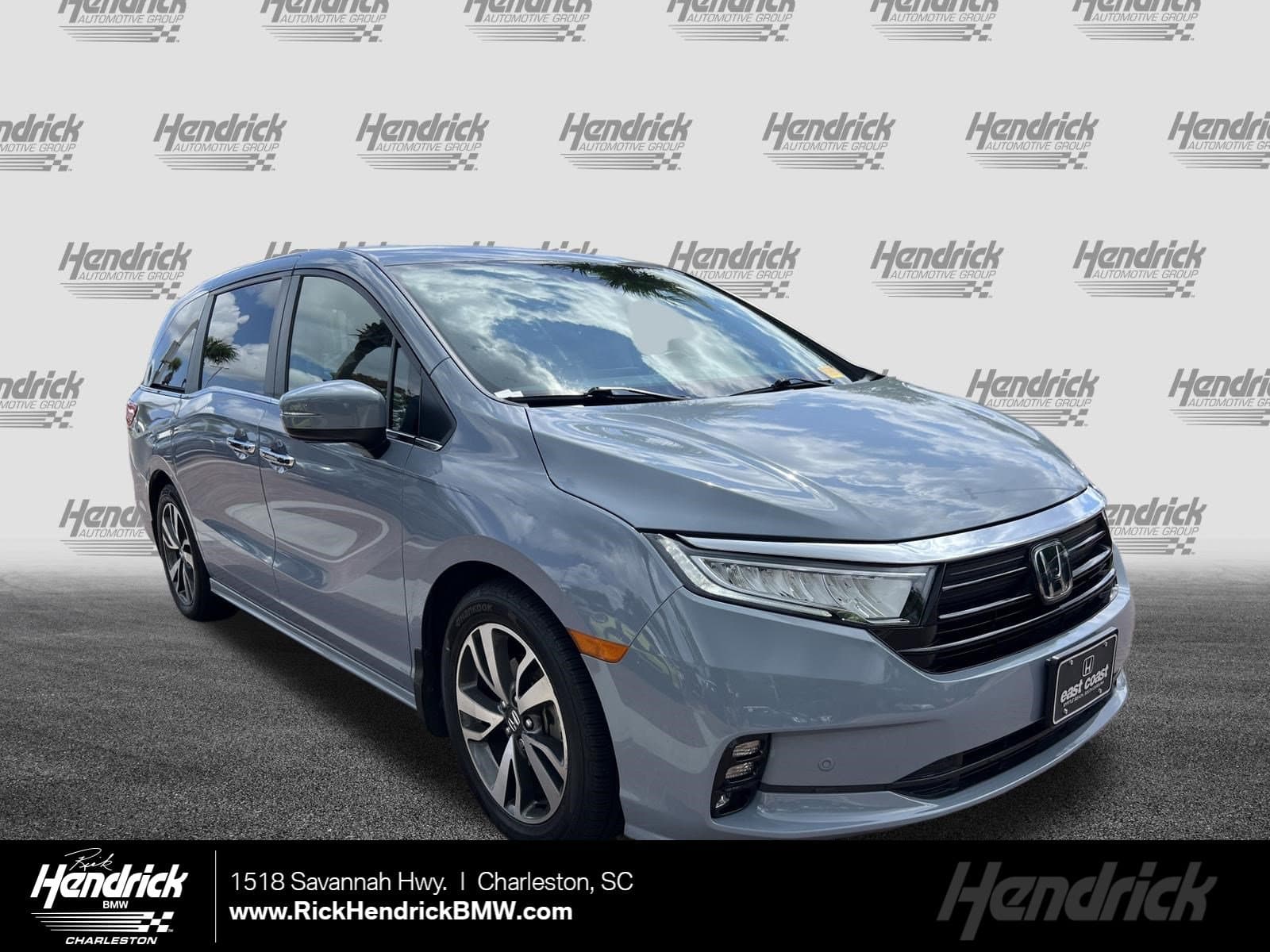2023 Honda Odyssey Touring — photo 1 of 41