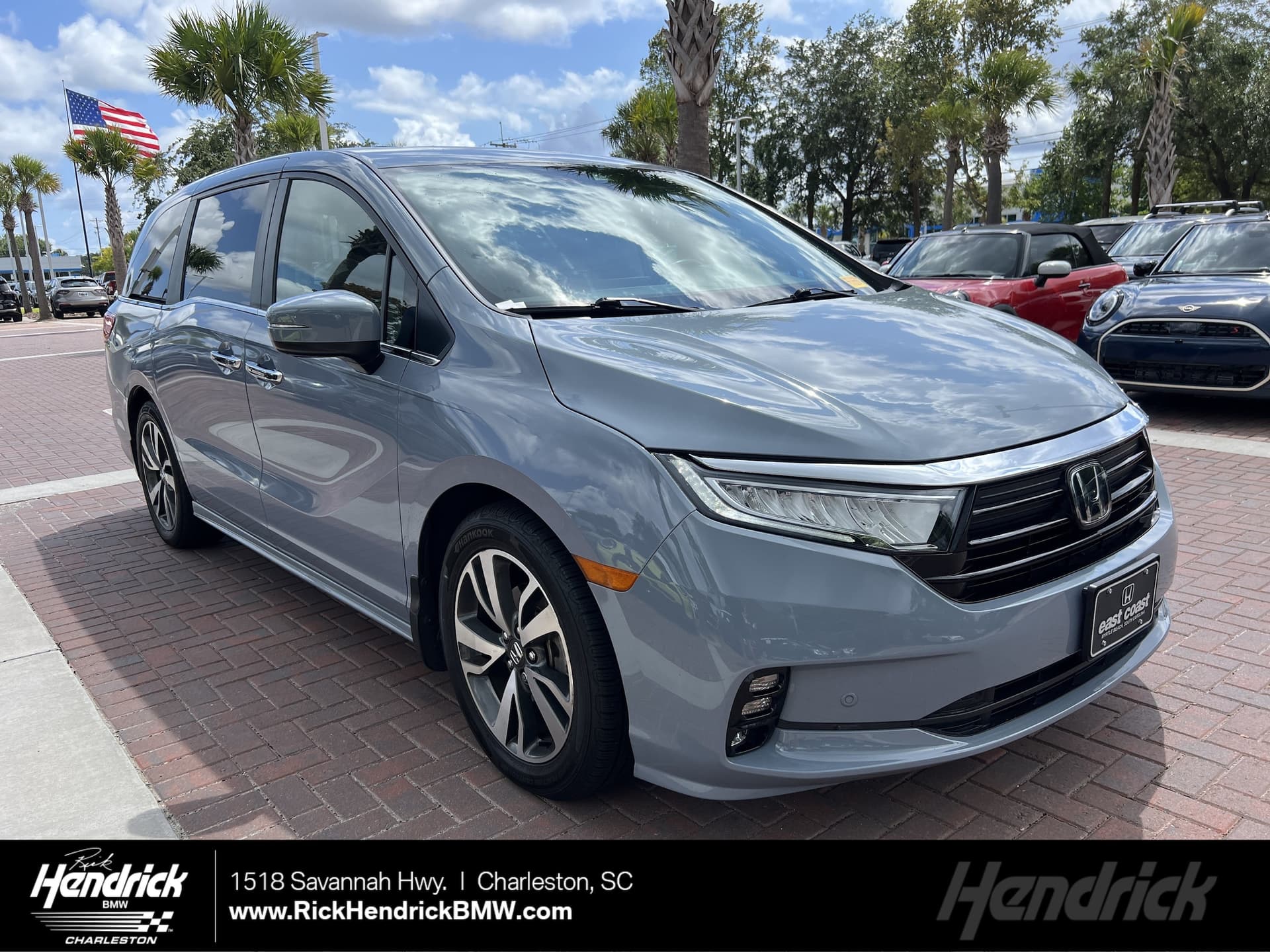 2023 Honda Odyssey Touring — photo 1 of 41