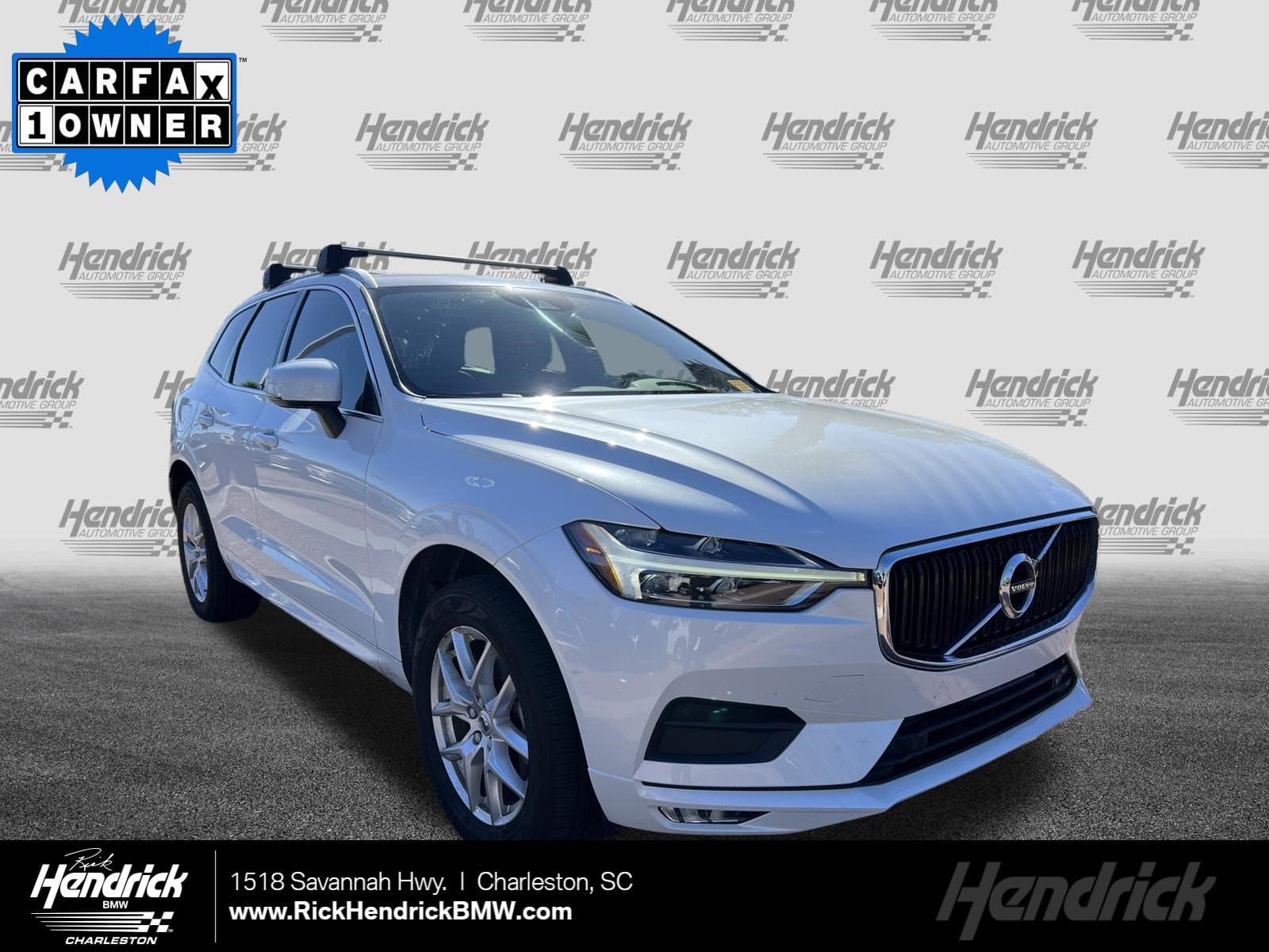 2021 Volvo XC60 Momentum — photo 1 of 38