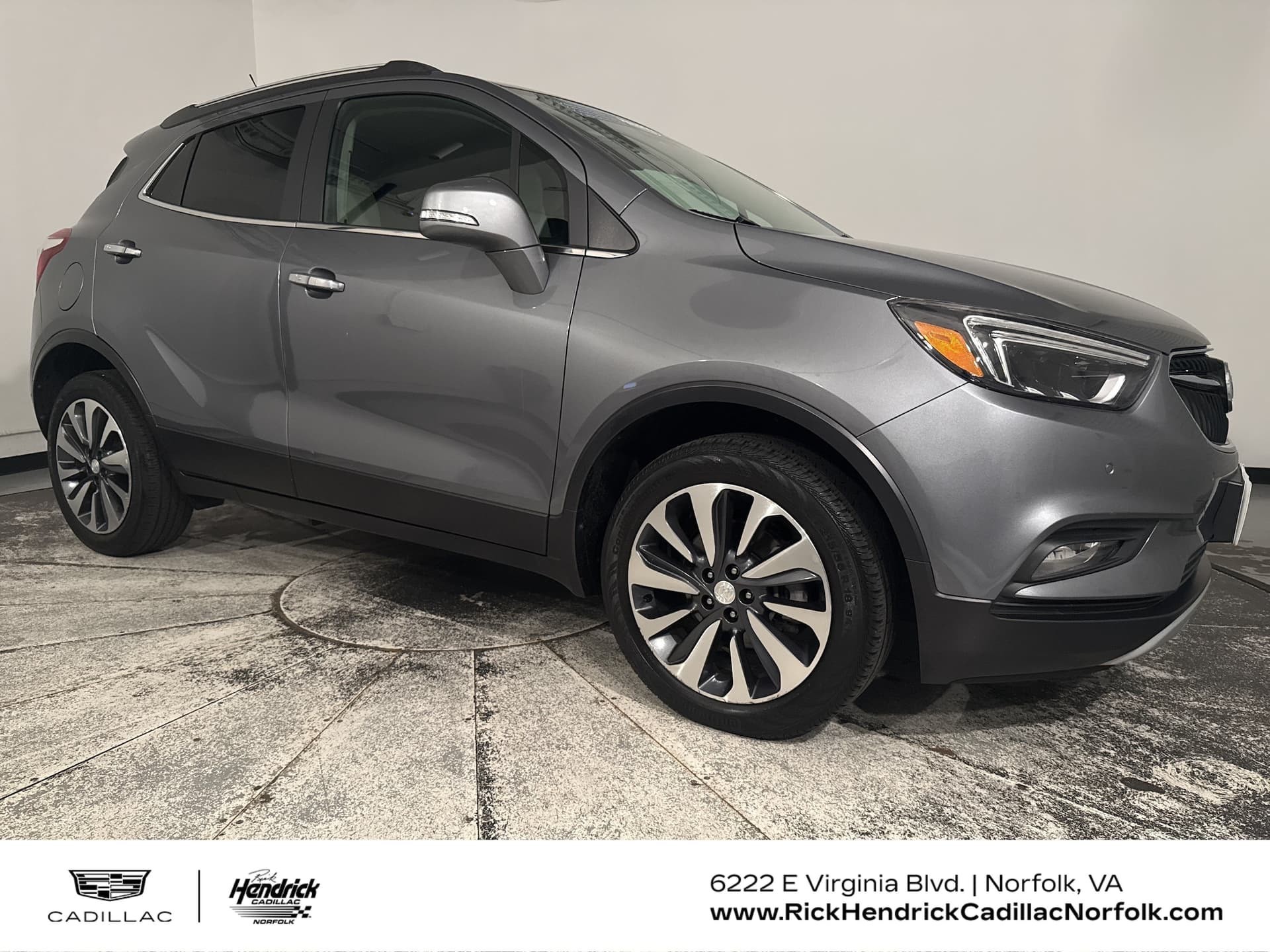 2019 Buick Encore Essence — photo 1 of 35