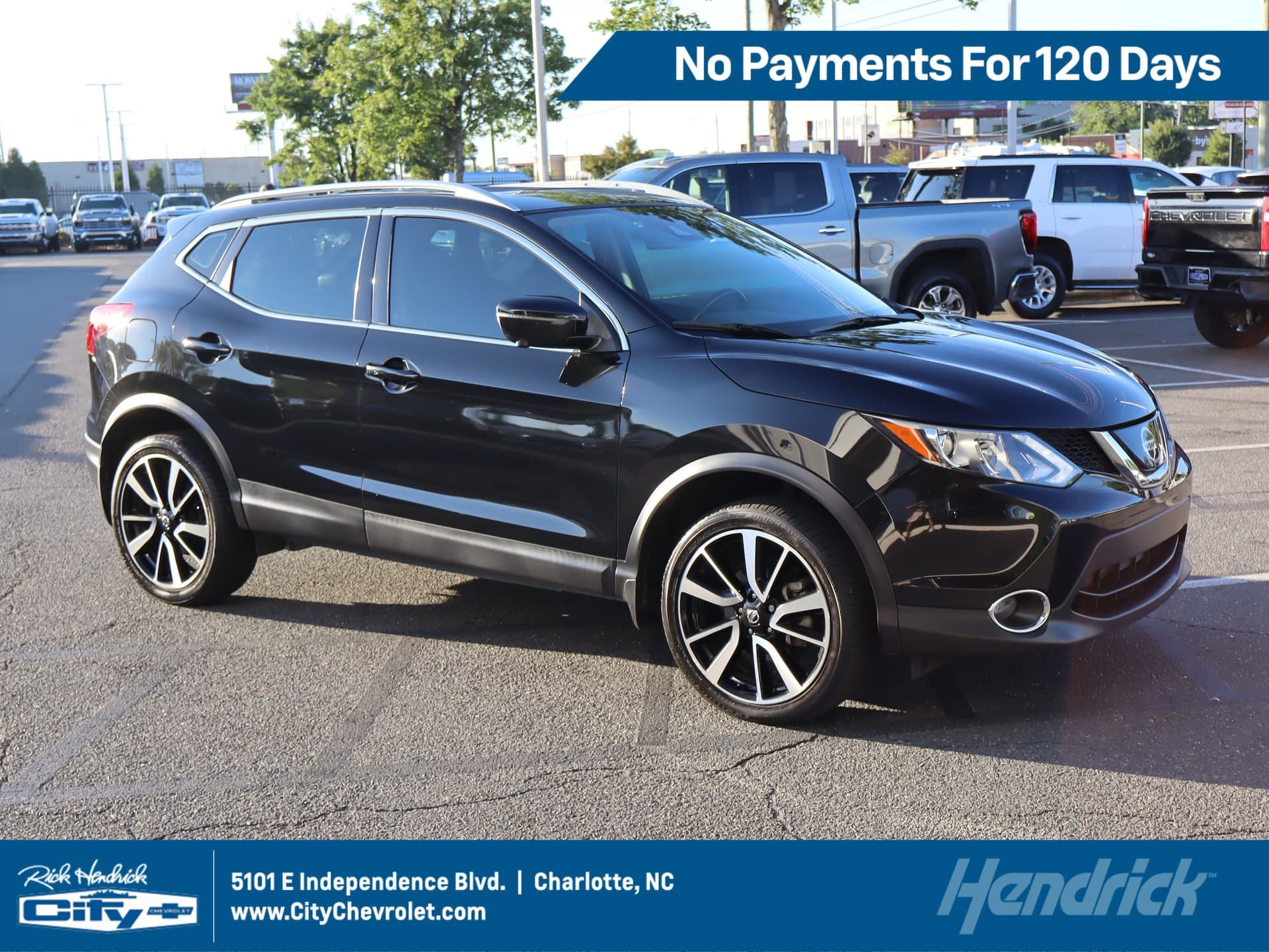 2019 Nissan Rogue Sport SL — photo 1 of 42