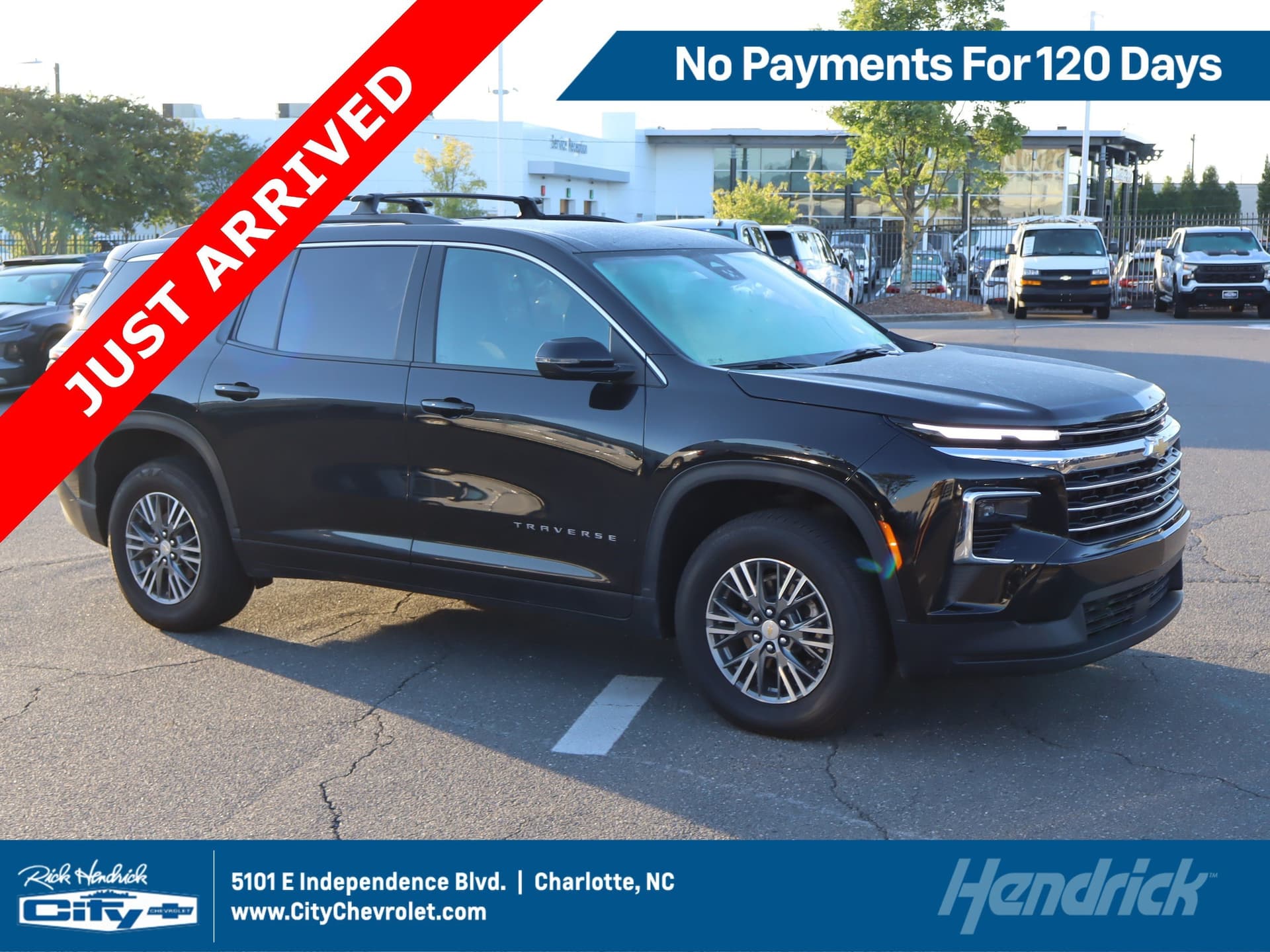2025 Chevrolet Traverse AWD LT — photo 1 of 23