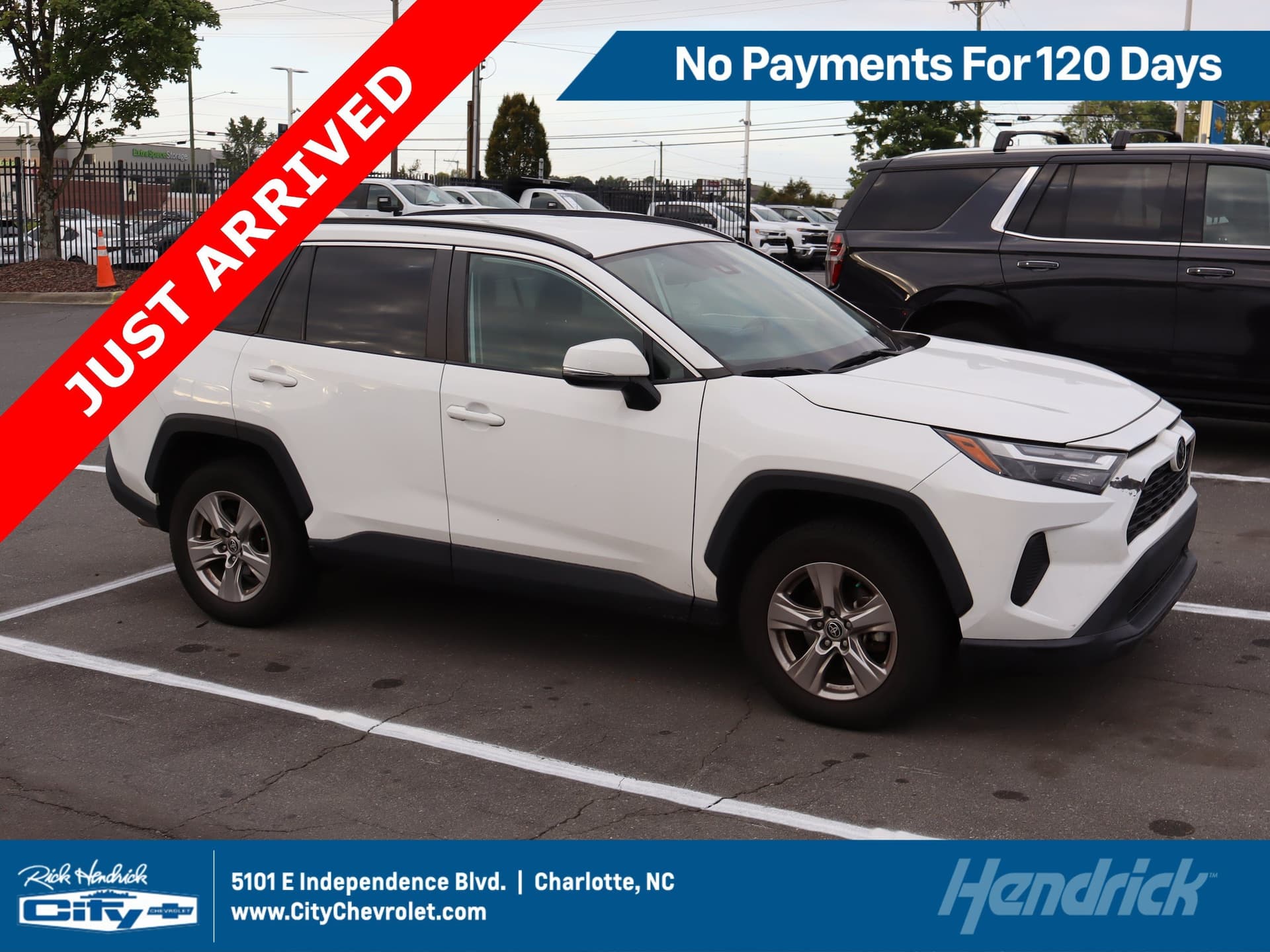 2022 Toyota RAV4 XLE — photo 1 of 23