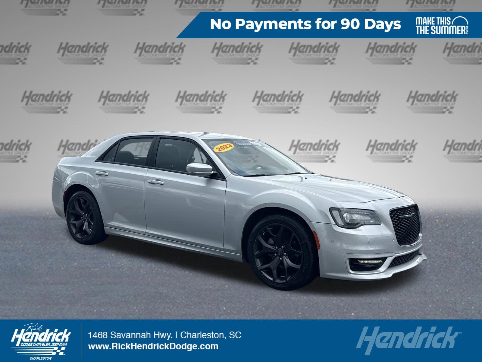 2023 Chrysler 300 Touring L — photo 1 of 36