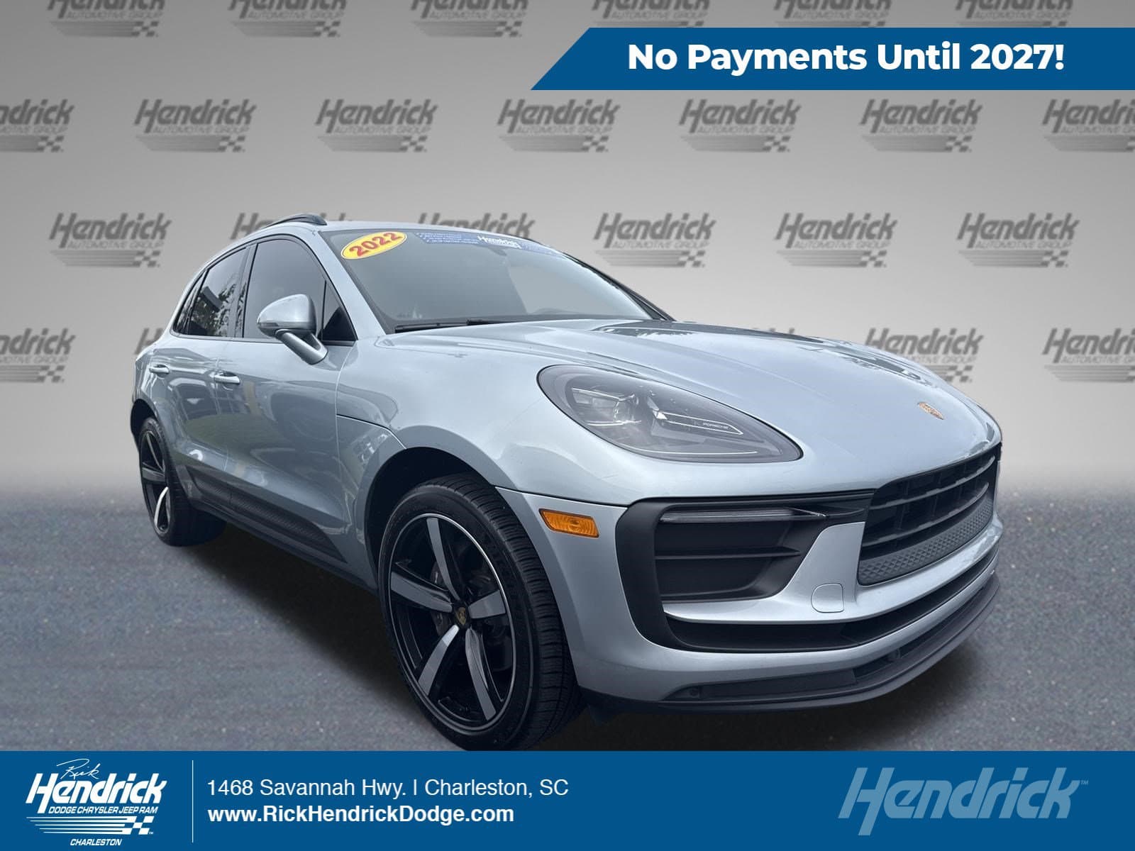 2022 Porsche Macan Base — photo 1 of 11