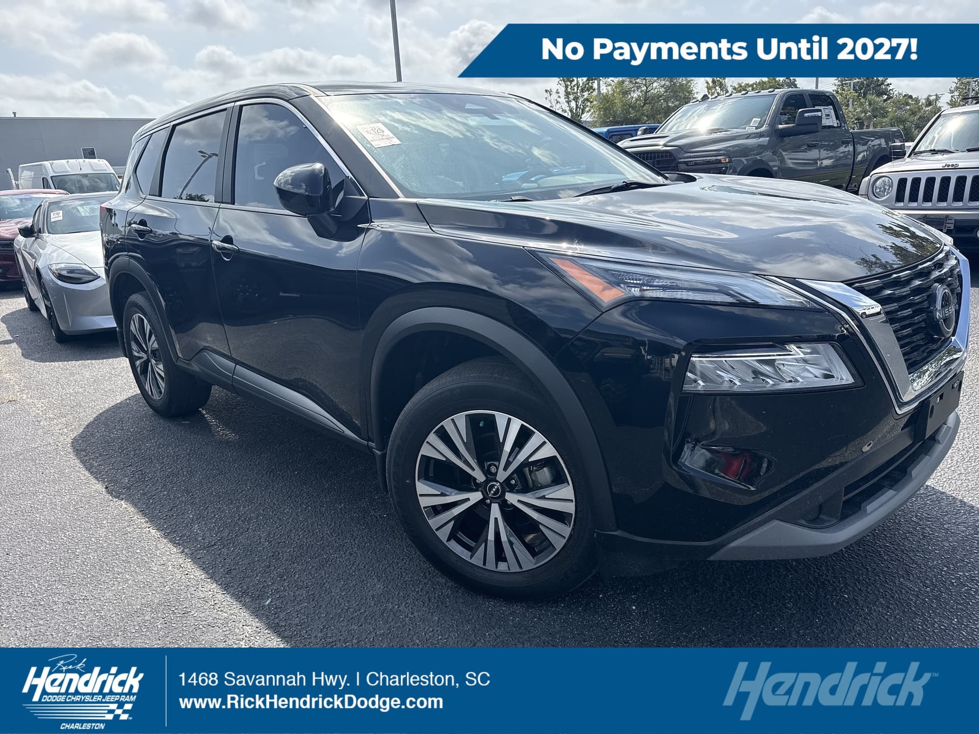 2023 Nissan Rogue SV — photo 1 of 13