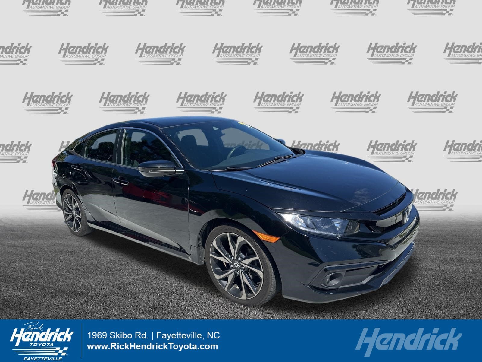 2019 Honda Civic Sedan Sport — photo 1 of 11