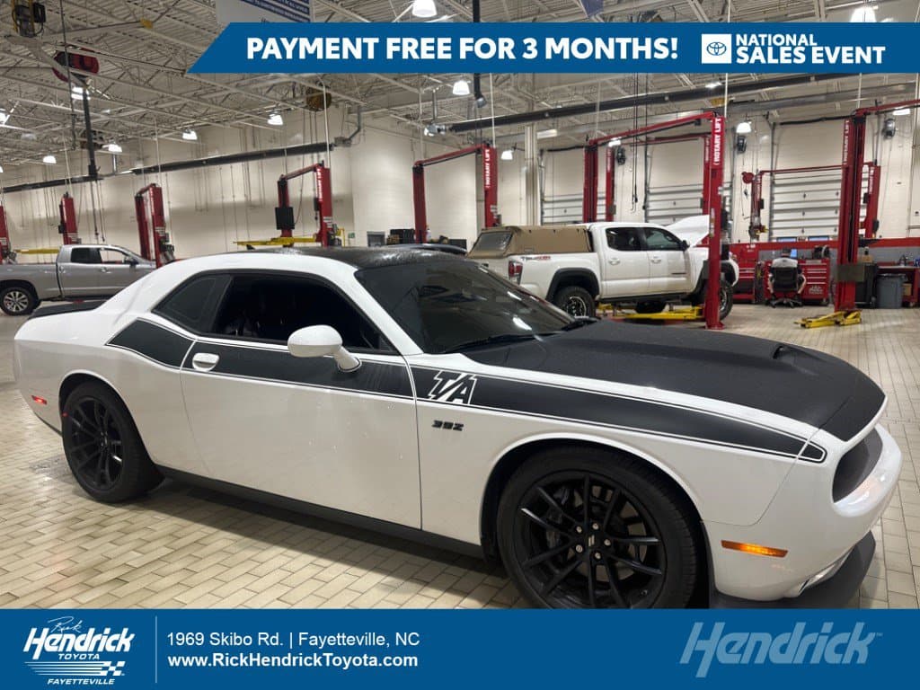 2023 Dodge Challenger R/T Scat Pack — photo 1 of 11