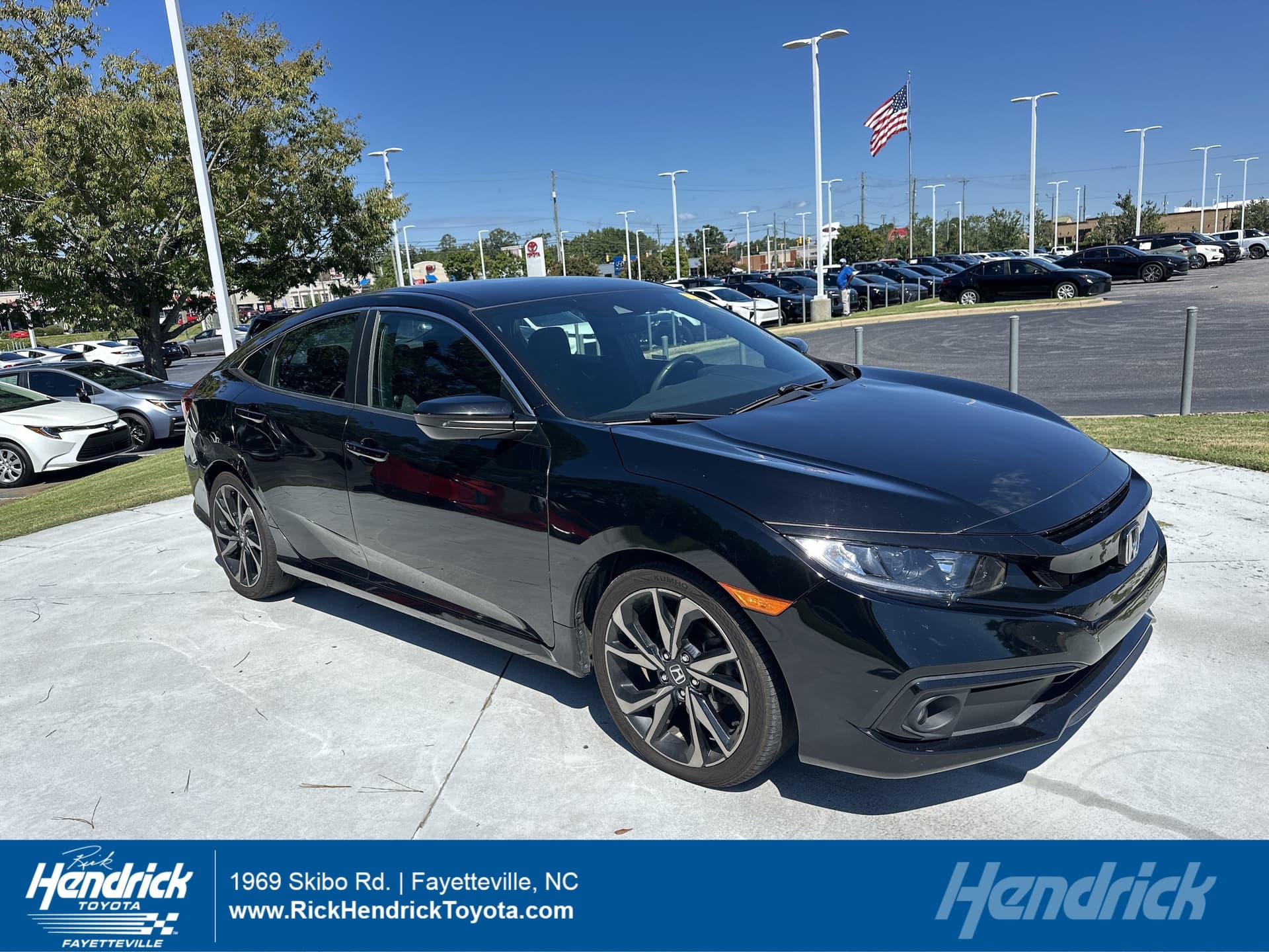 2019 Honda Civic Sedan Sport — photo 1 of 11