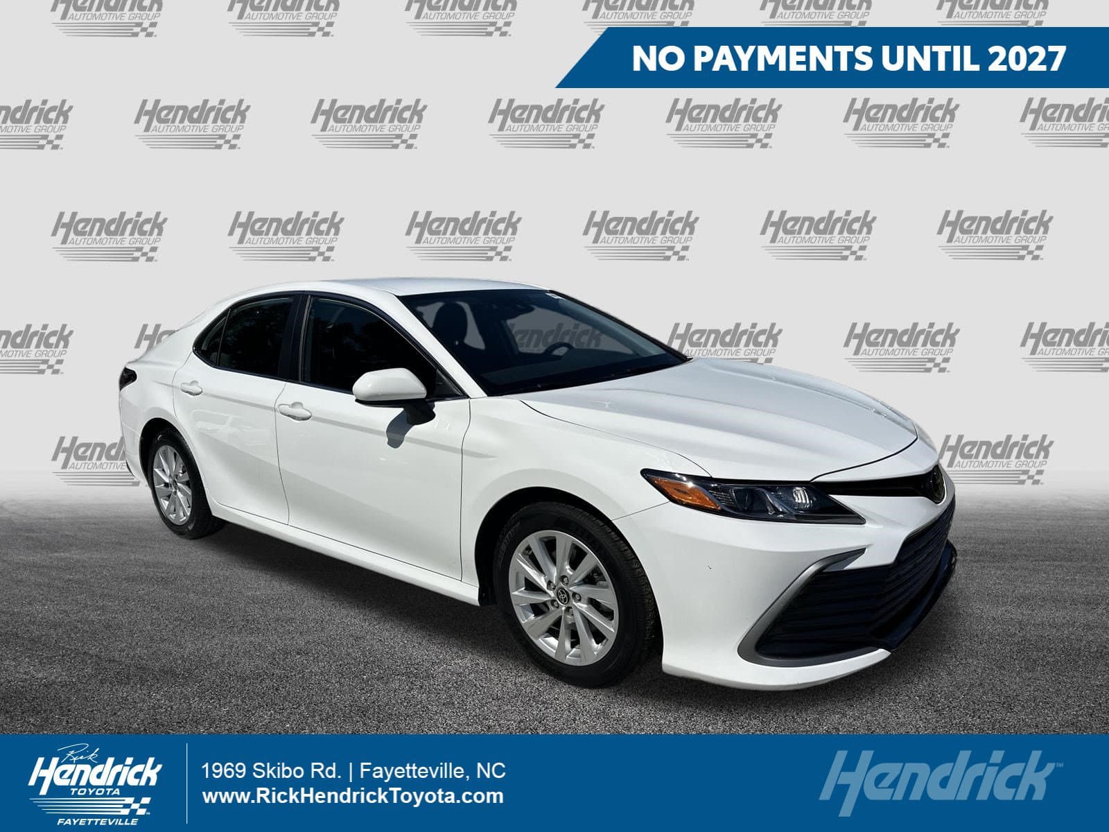 2024 Toyota Camry LE — photo 1 of 36